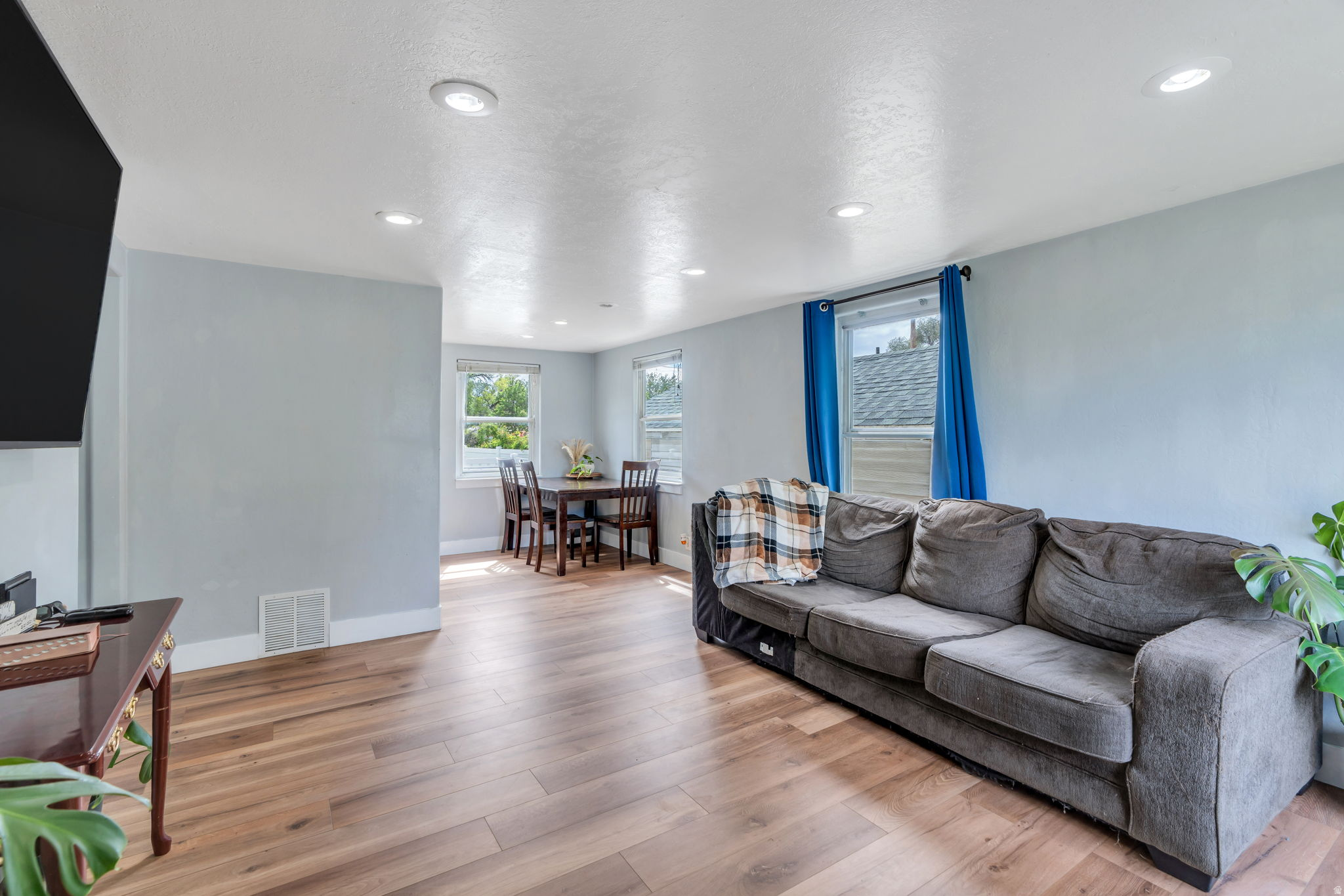 89 LINCOLN AVE