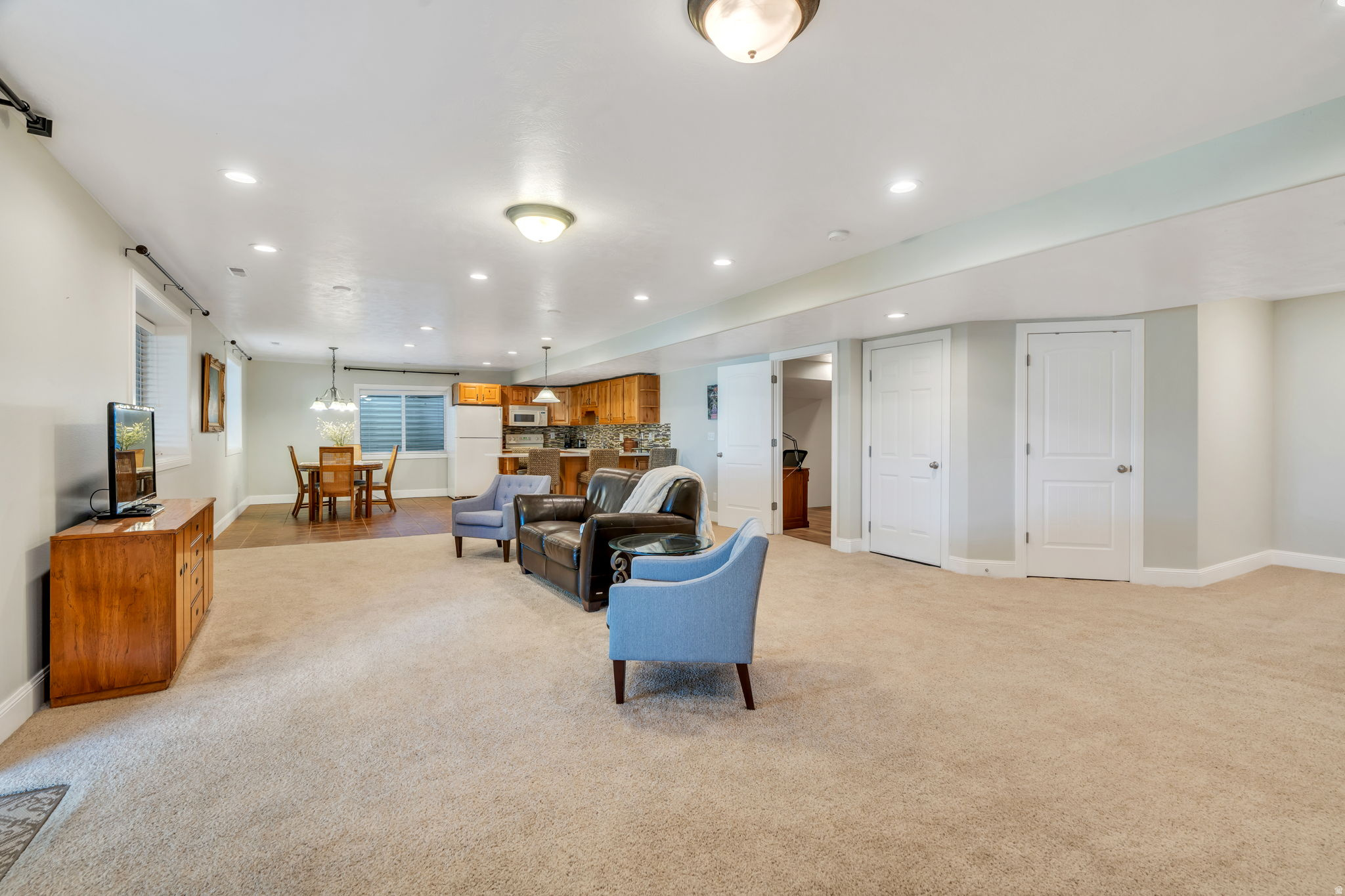 10475 N CANTERBURY DR