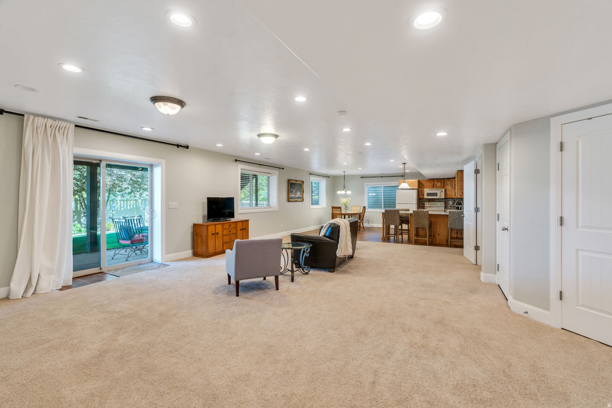 10475 N CANTERBURY DR