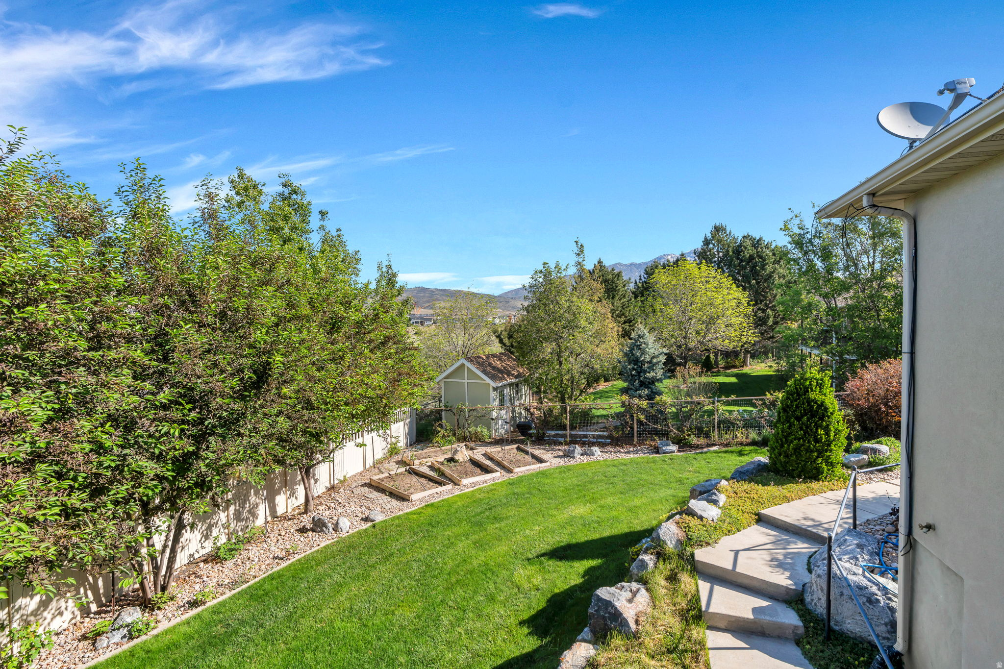 10475 N CANTERBURY DR