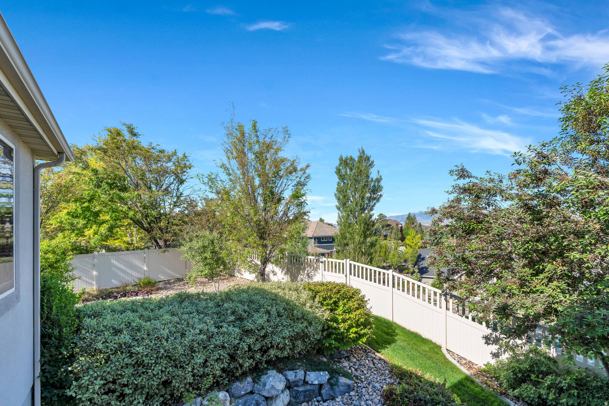 10475 N CANTERBURY DR