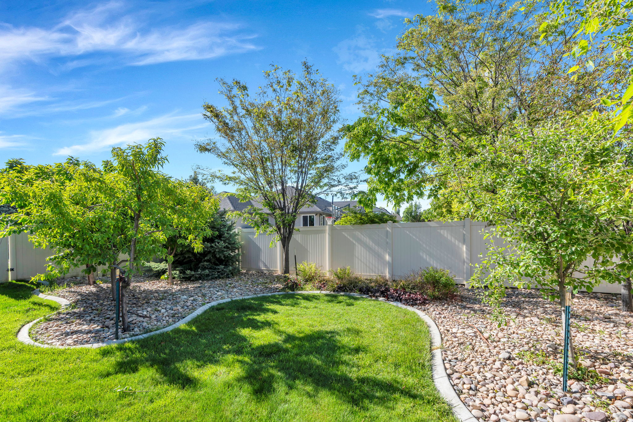 10475 N CANTERBURY DR