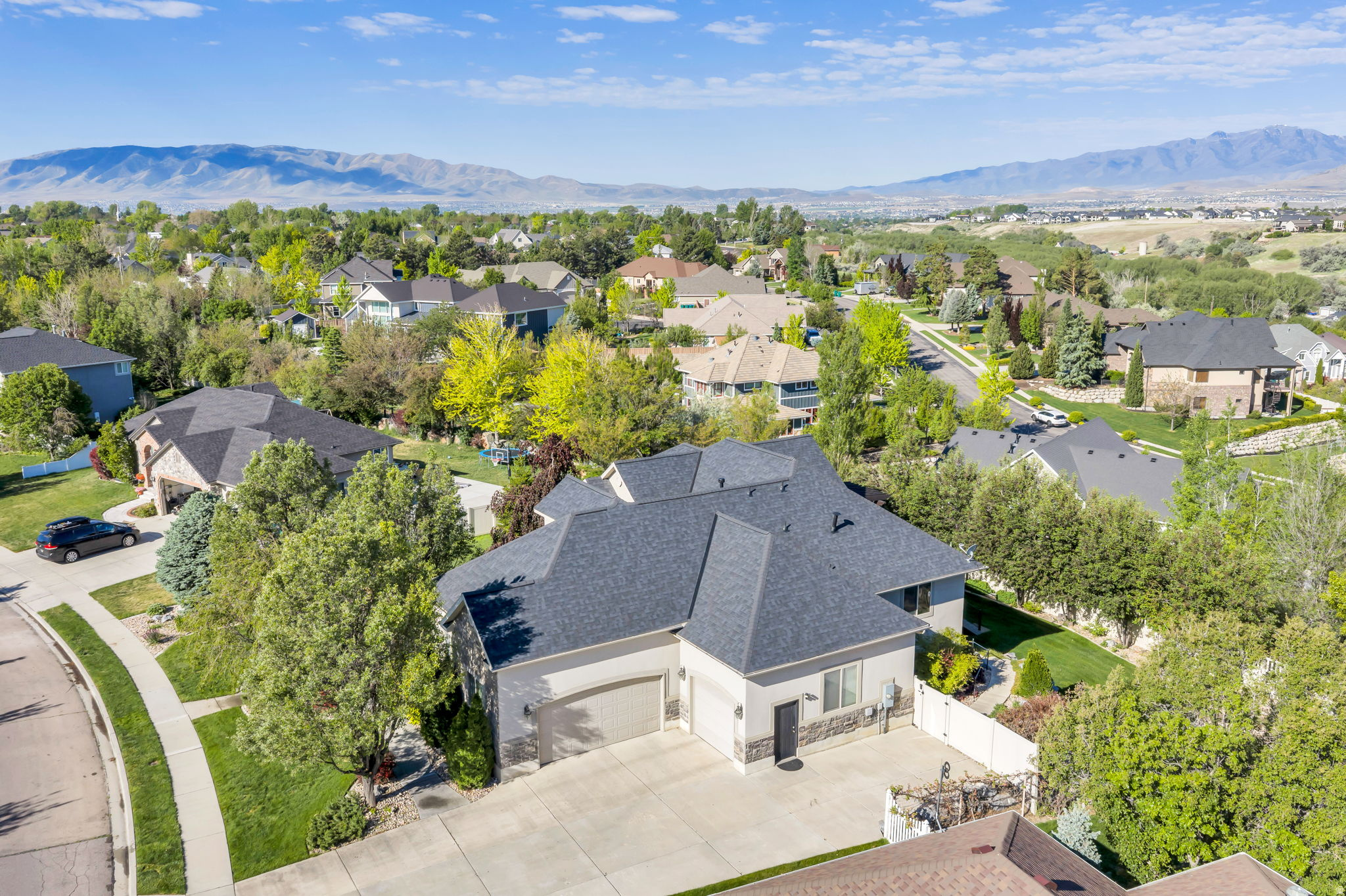 10475 N CANTERBURY DR