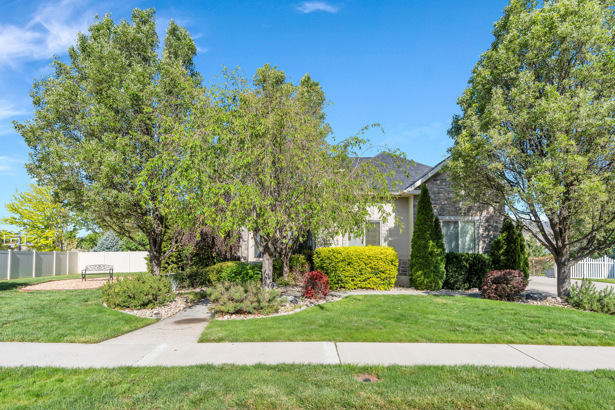 10475 N CANTERBURY DR