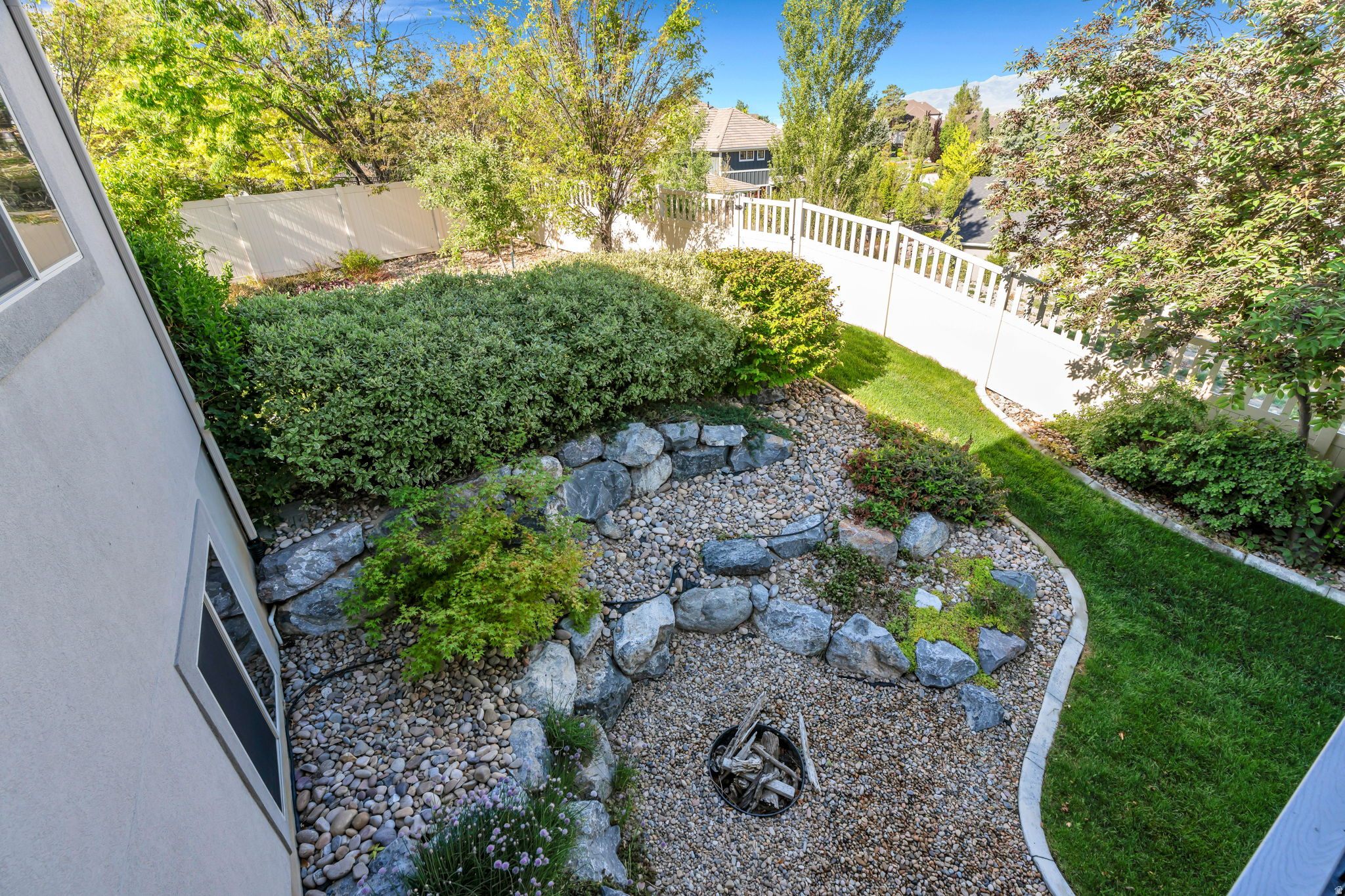 10475 N CANTERBURY DR