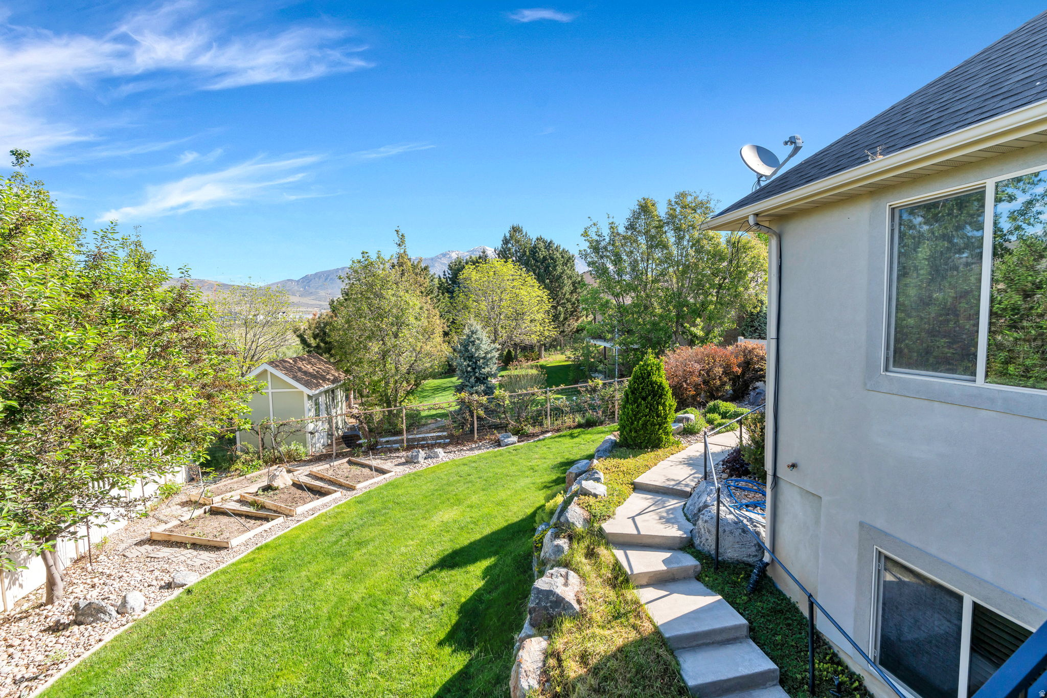 10475 N CANTERBURY DR
