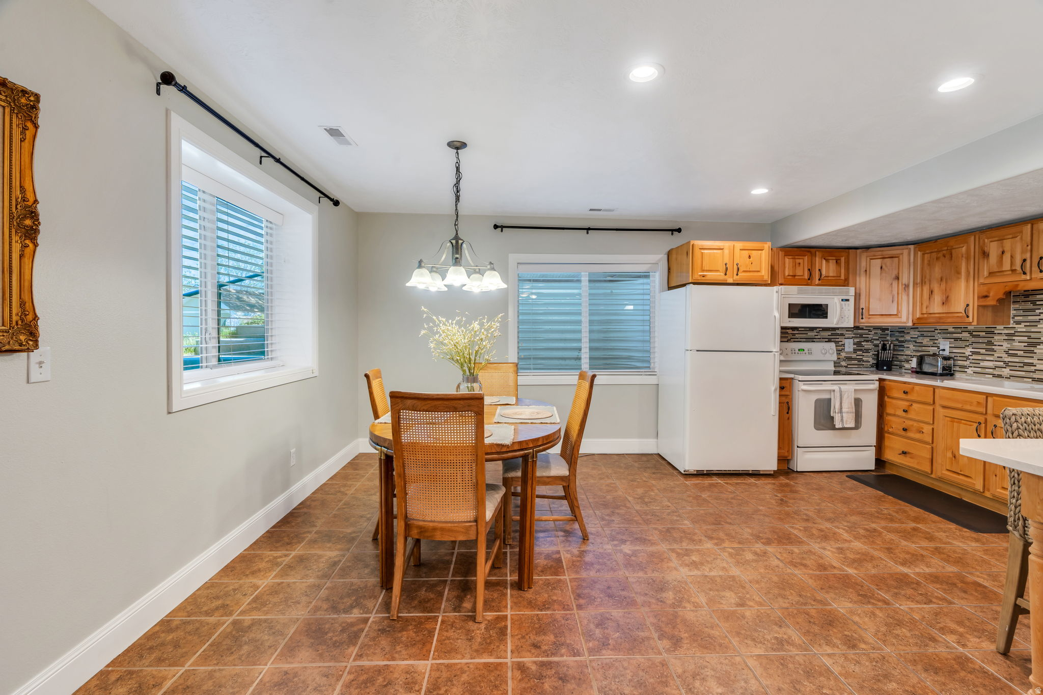 10475 N CANTERBURY DR