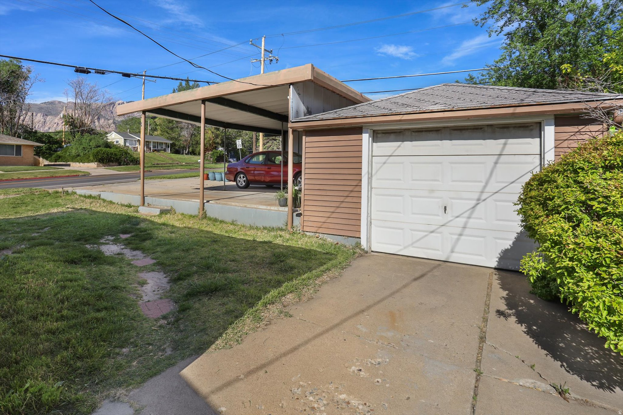 2202 HARRISON BLVD