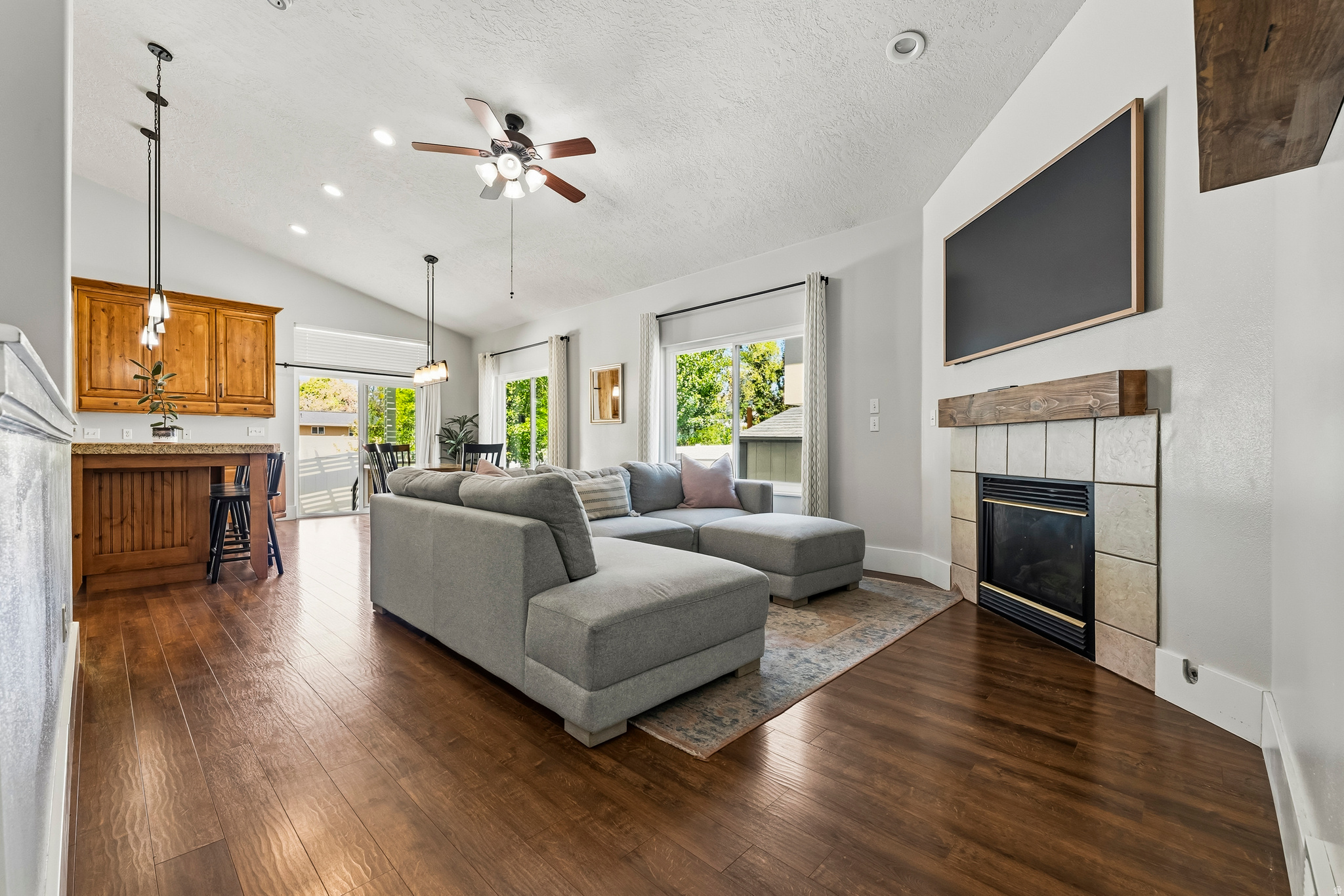 665 RIVERWALK DR