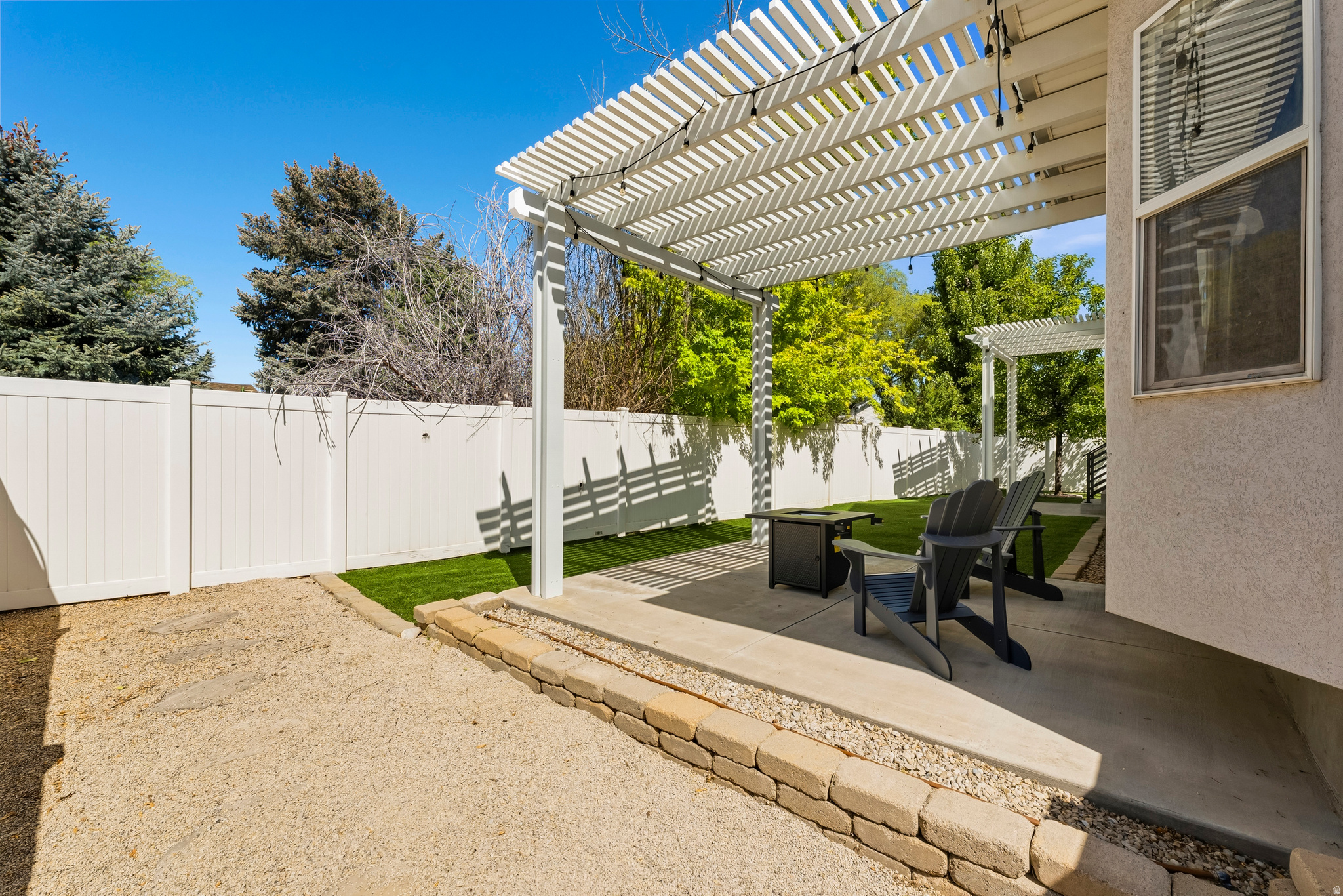 665 RIVERWALK DR