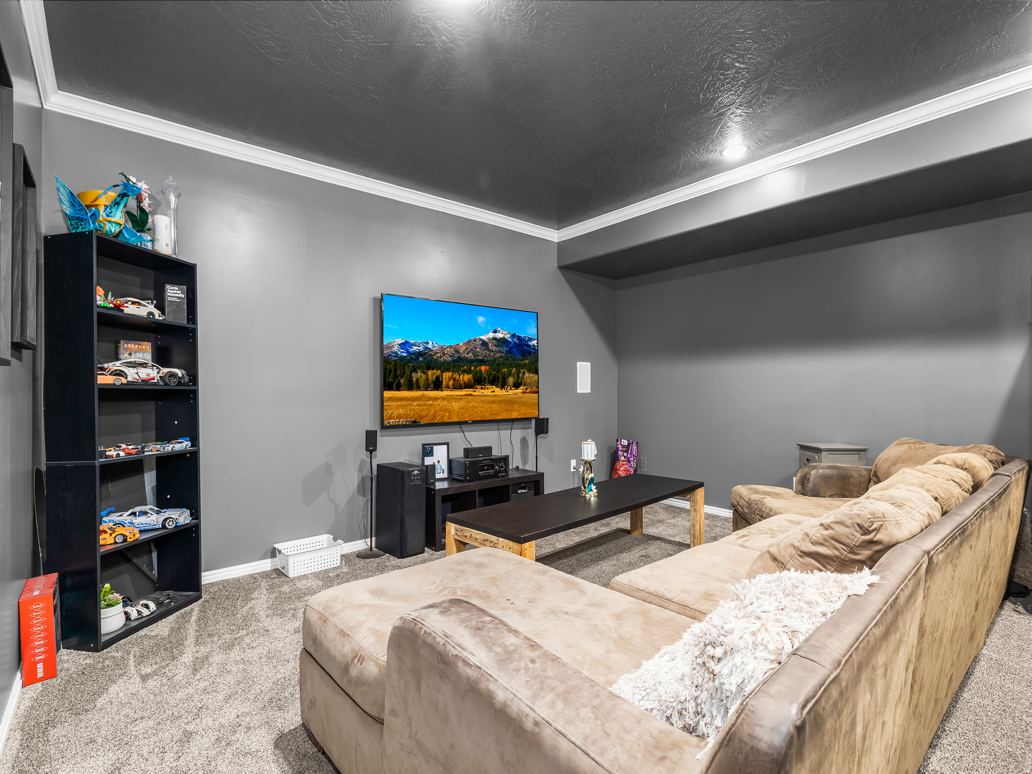 1425 N MANILA CT