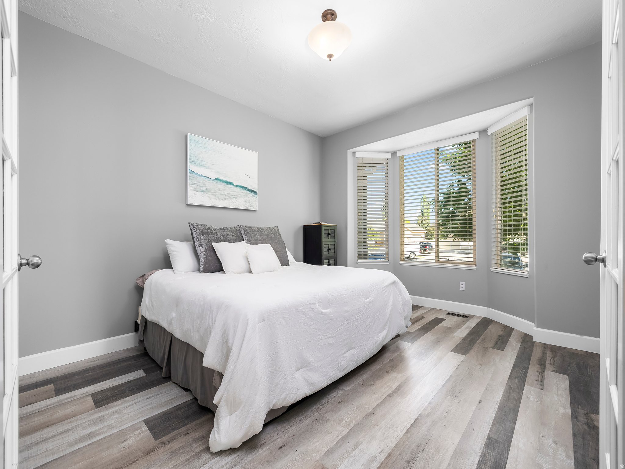 1425 N MANILA CT