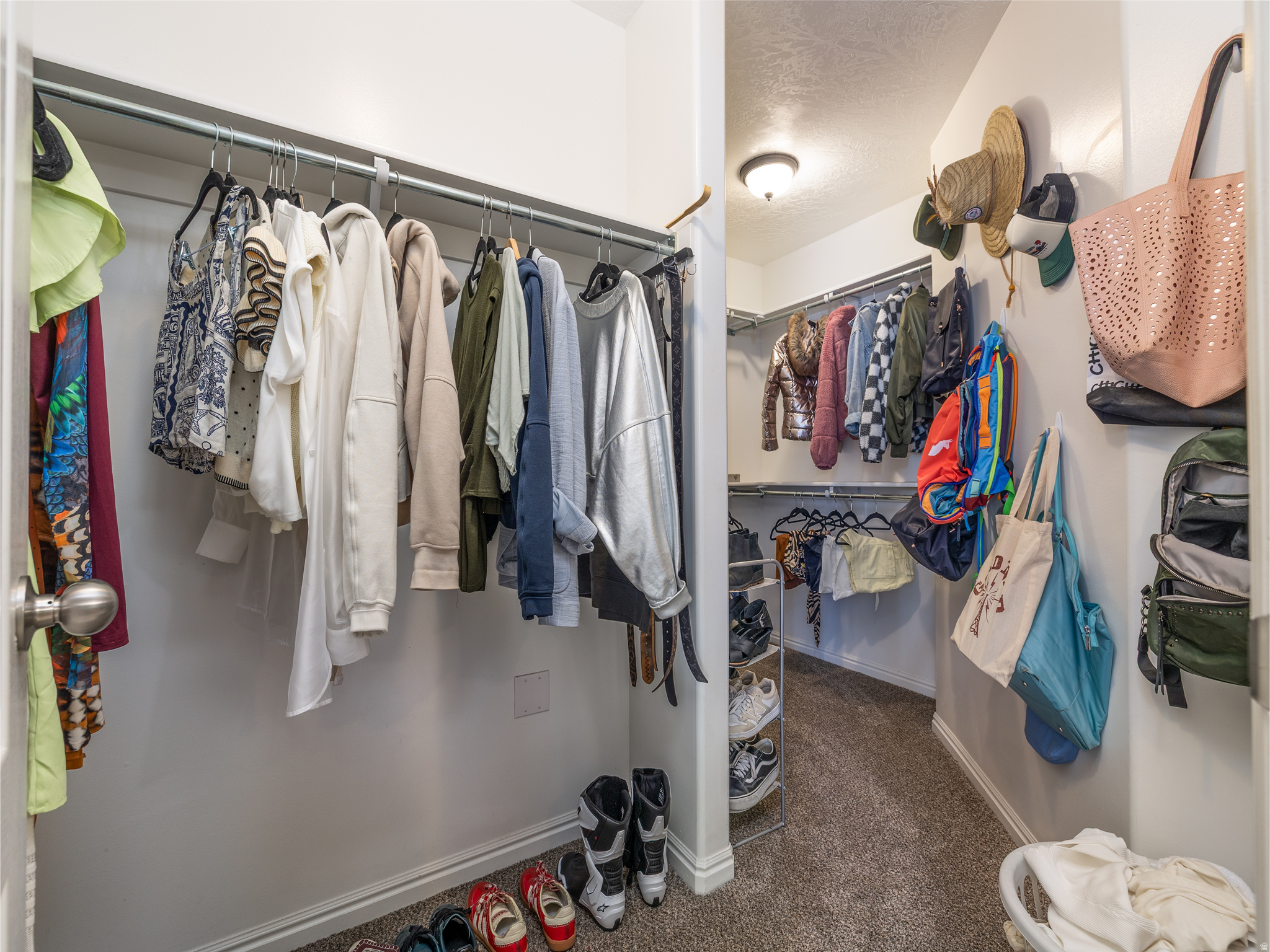 1425 N MANILA CT