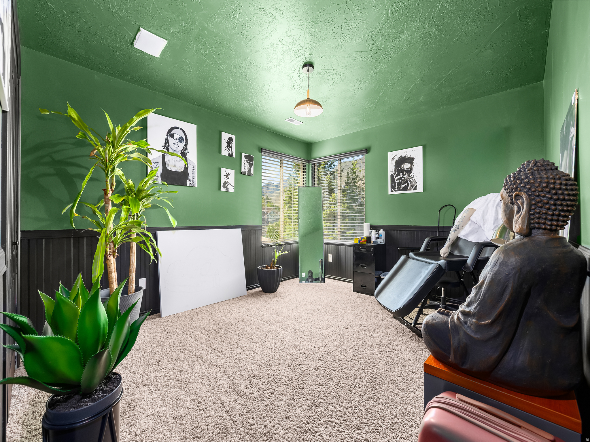 1425 N MANILA CT