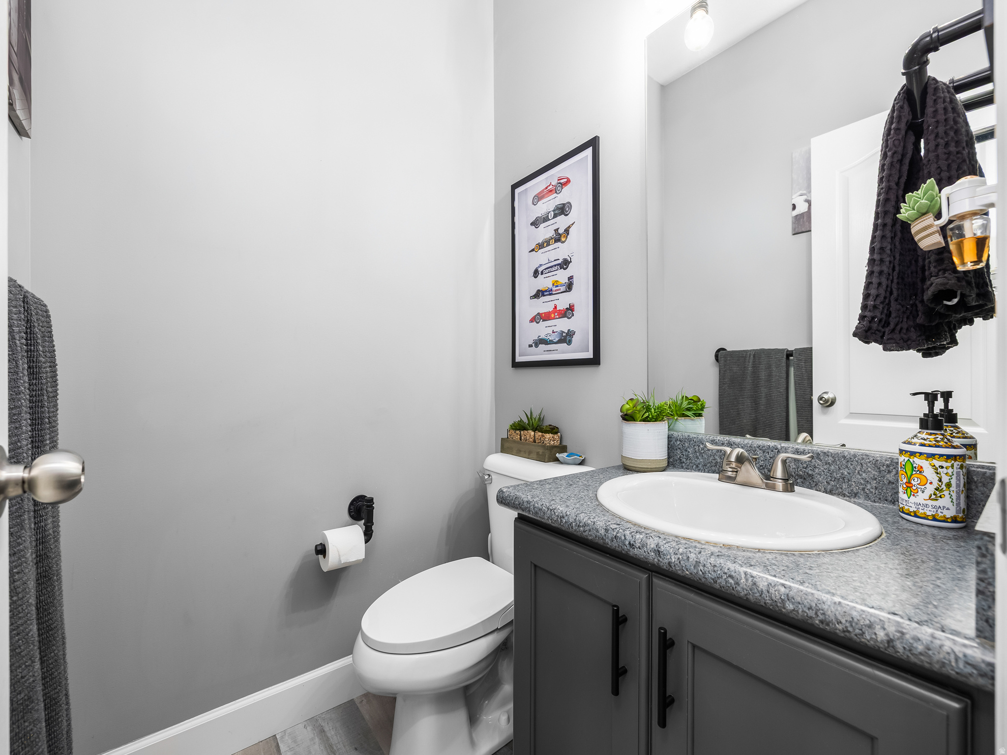 1425 N MANILA CT