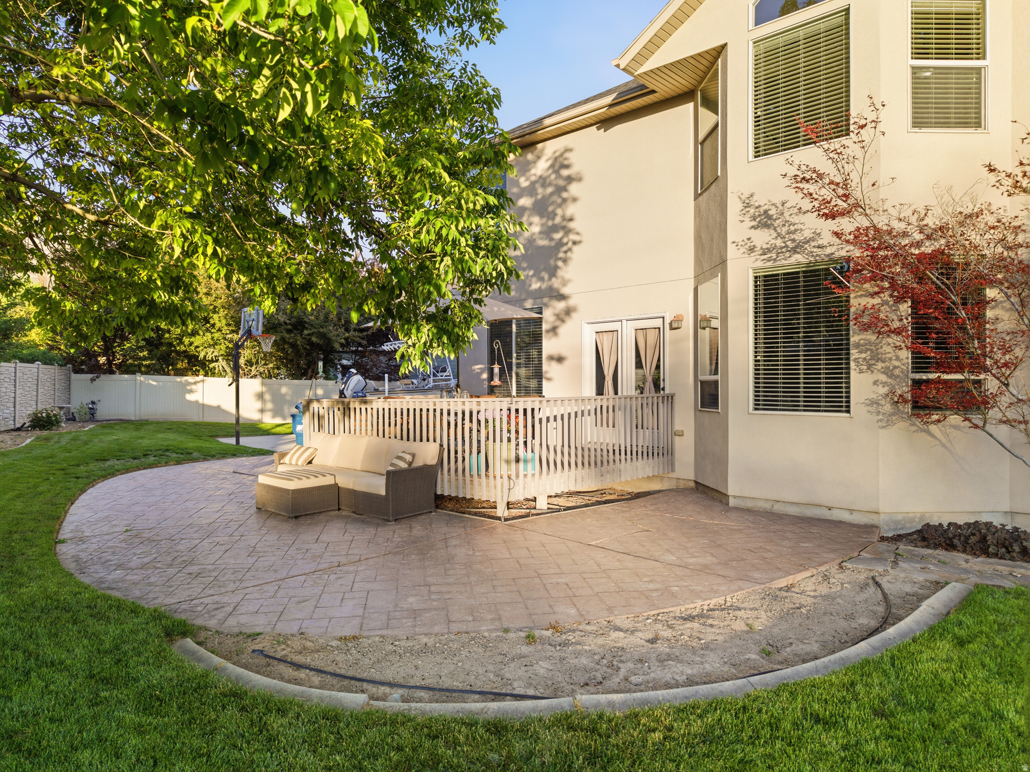 1425 N MANILA CT
