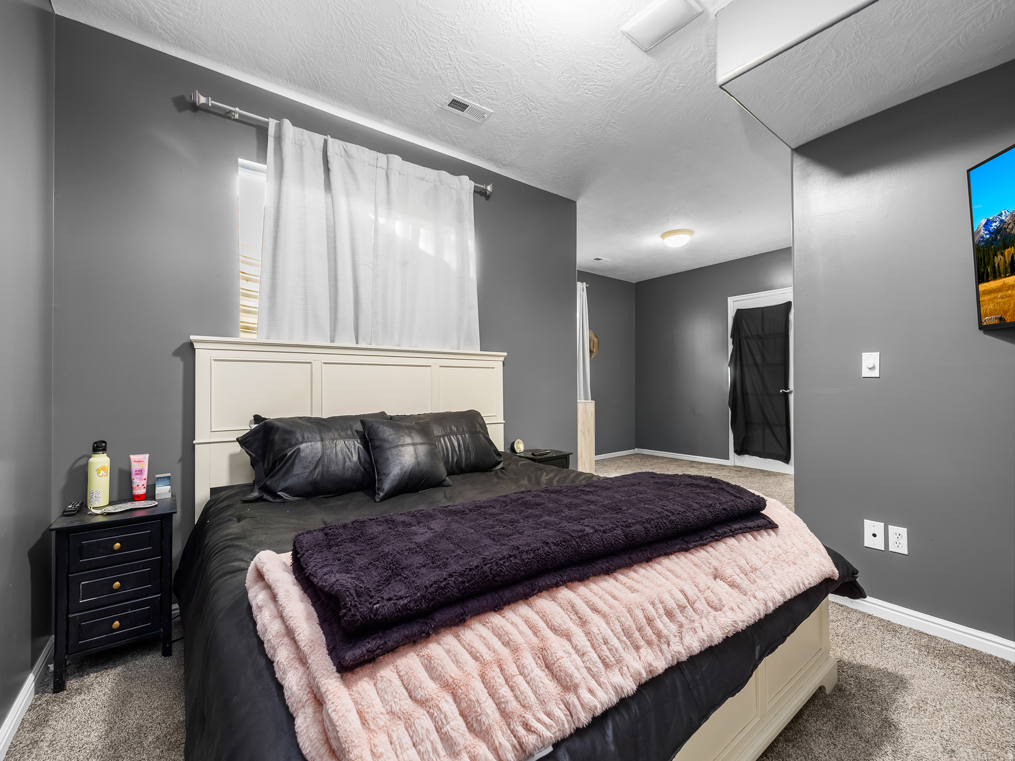 1425 N MANILA CT