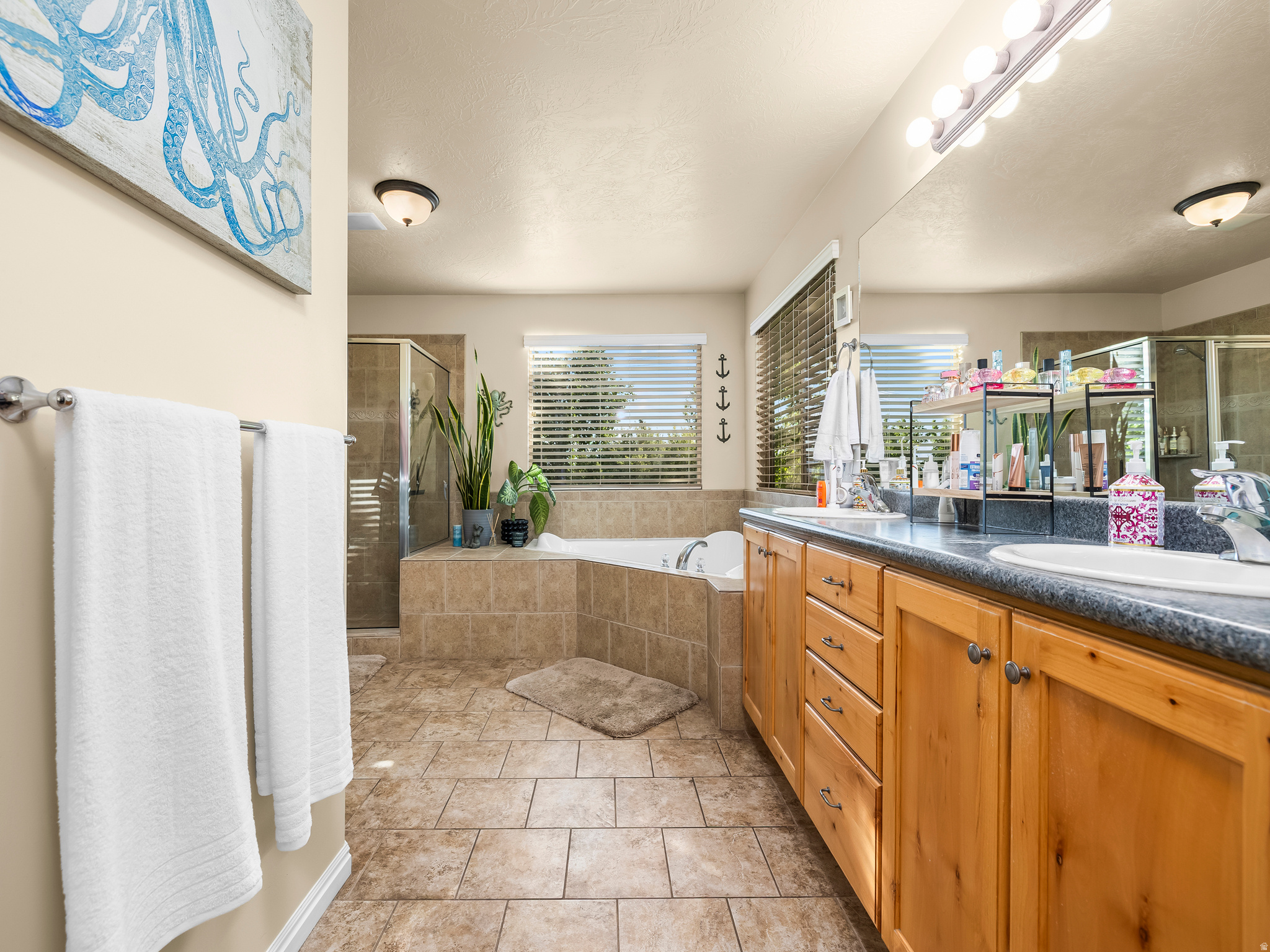 1425 N MANILA CT