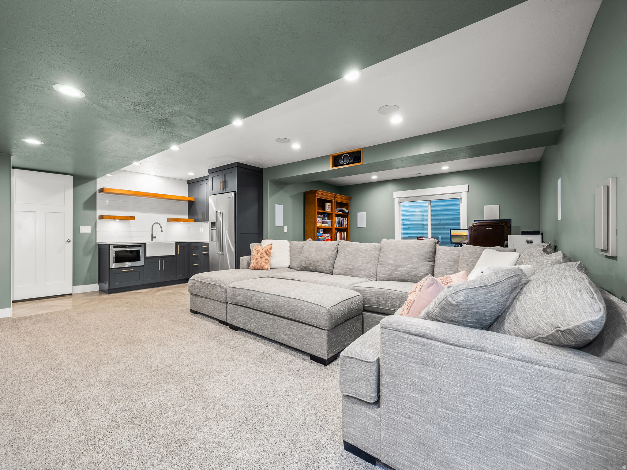 1664 S LANDROCK DR
