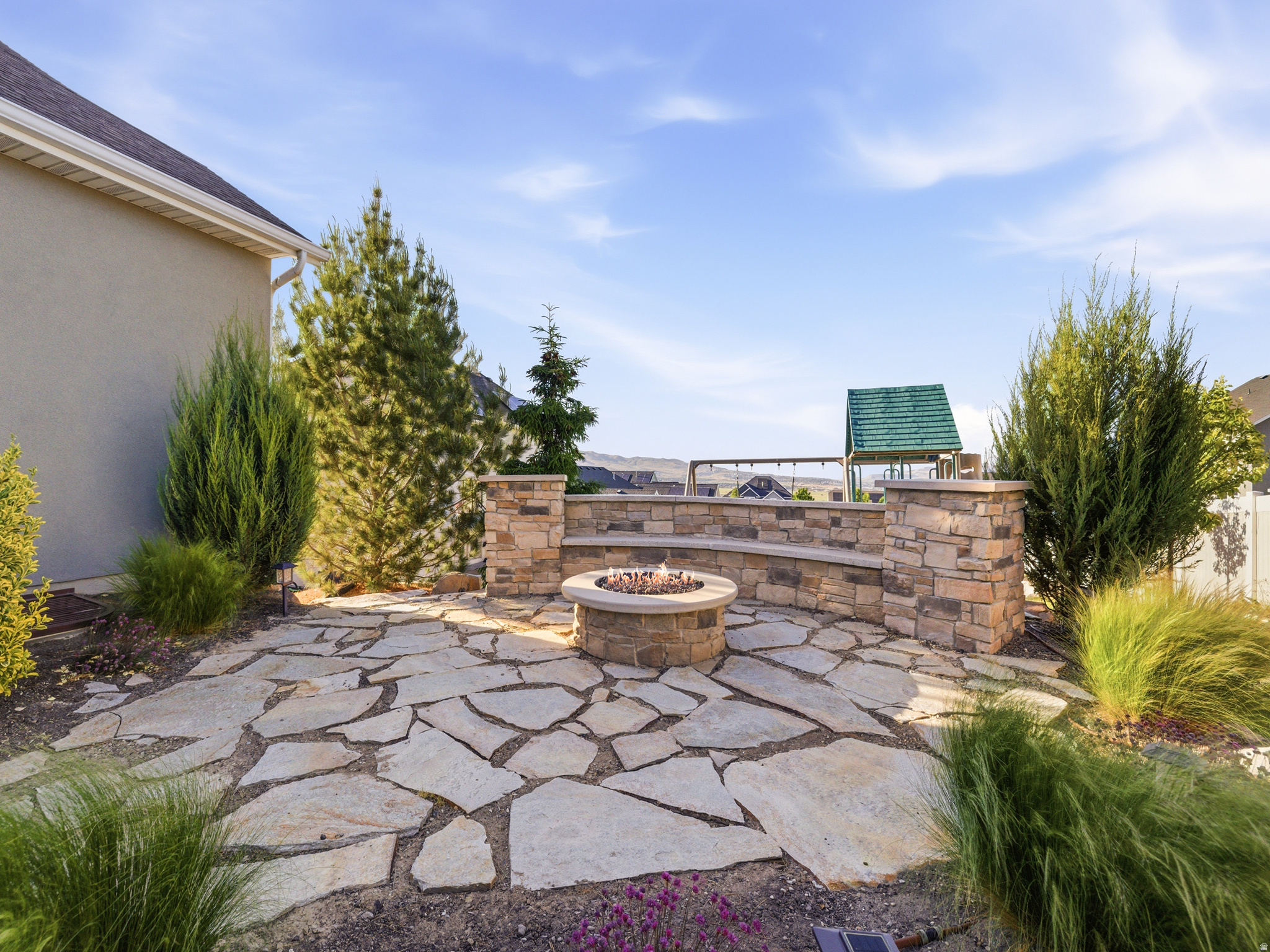 1664 S LANDROCK DR