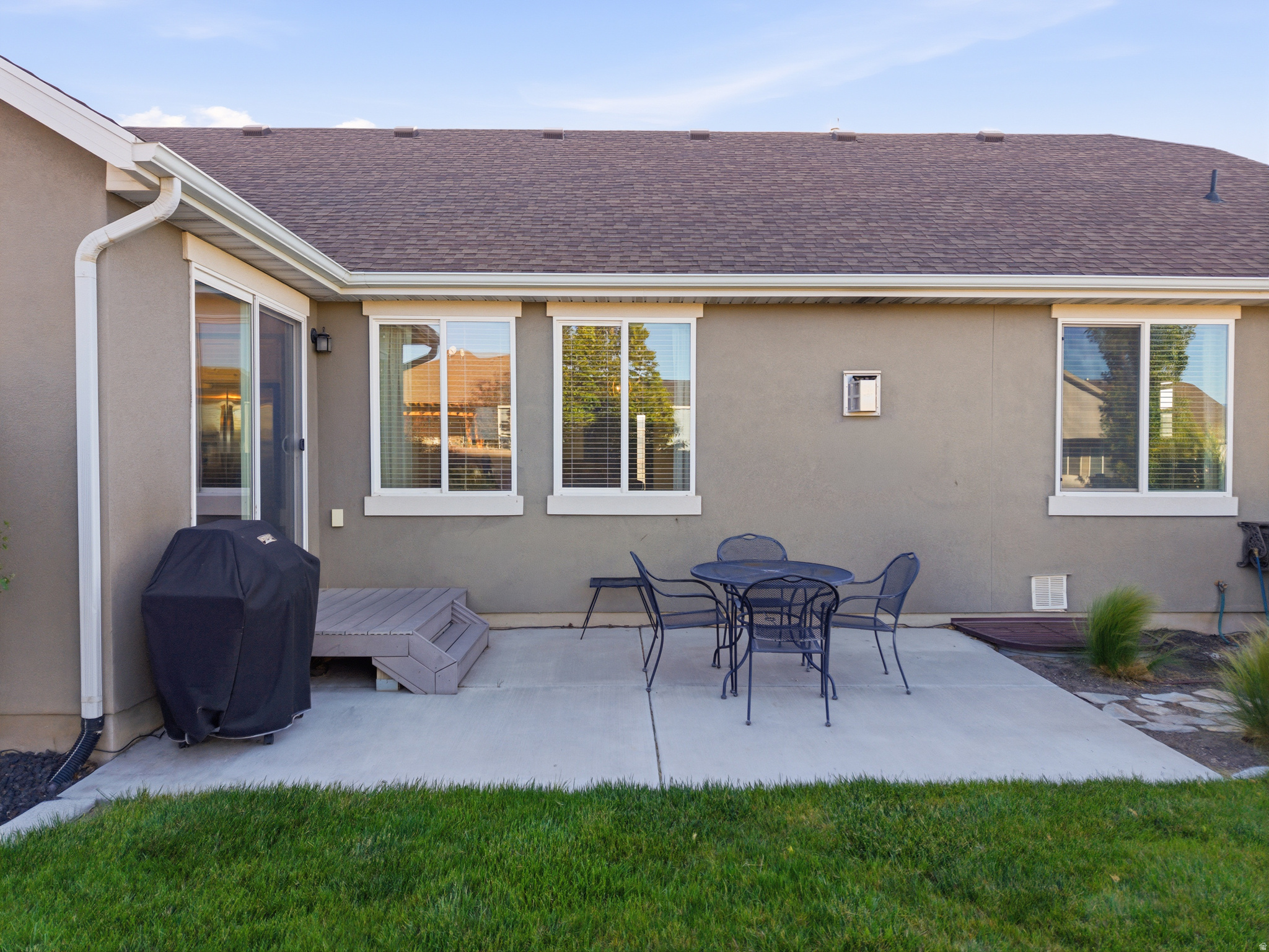 1664 S LANDROCK DR