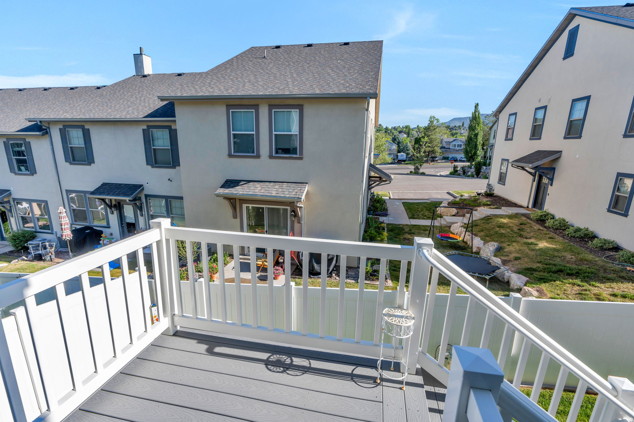 1523 E SEGO LILY CT