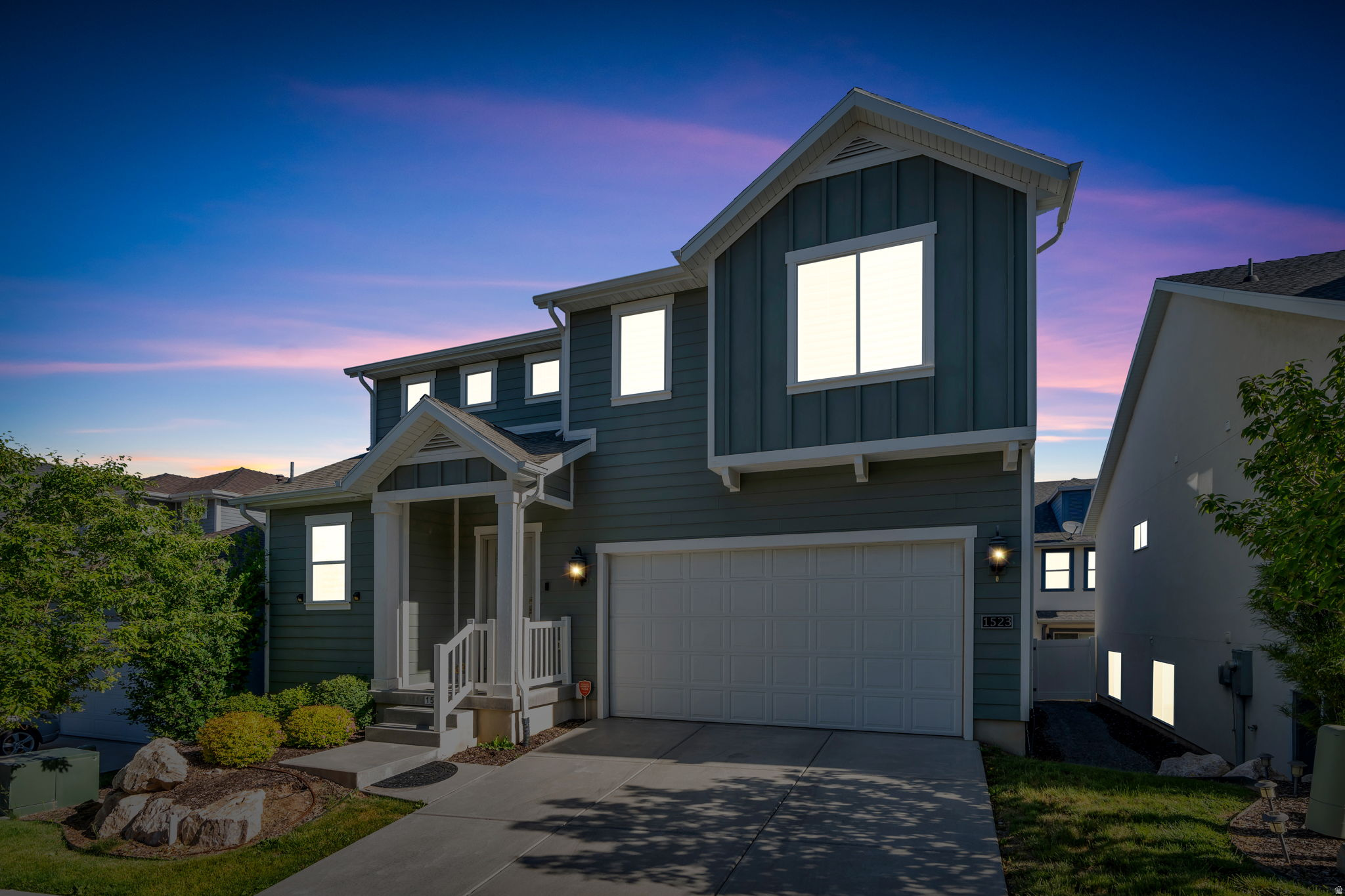 1523 E SEGO LILY CT
