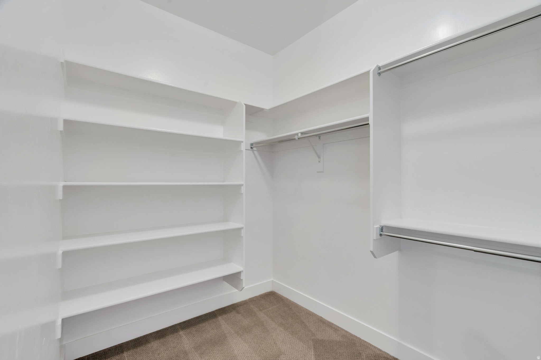 1523 E SEGO LILY CT