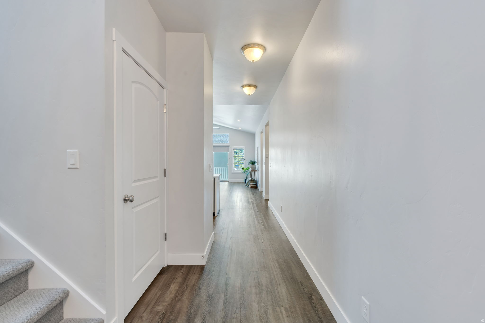 1523 E SEGO LILY CT