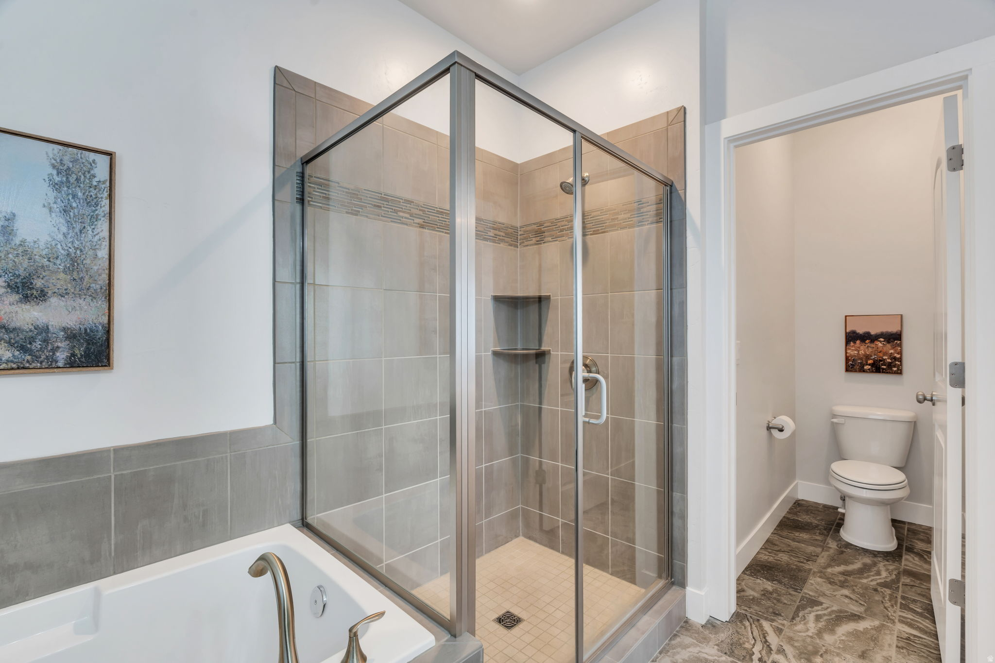 1523 E SEGO LILY CT