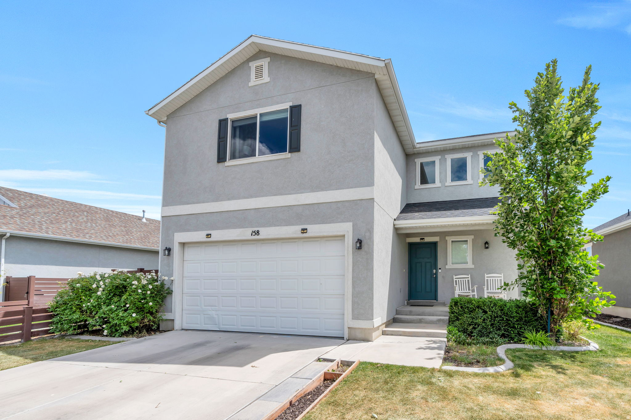 158 E 425 N