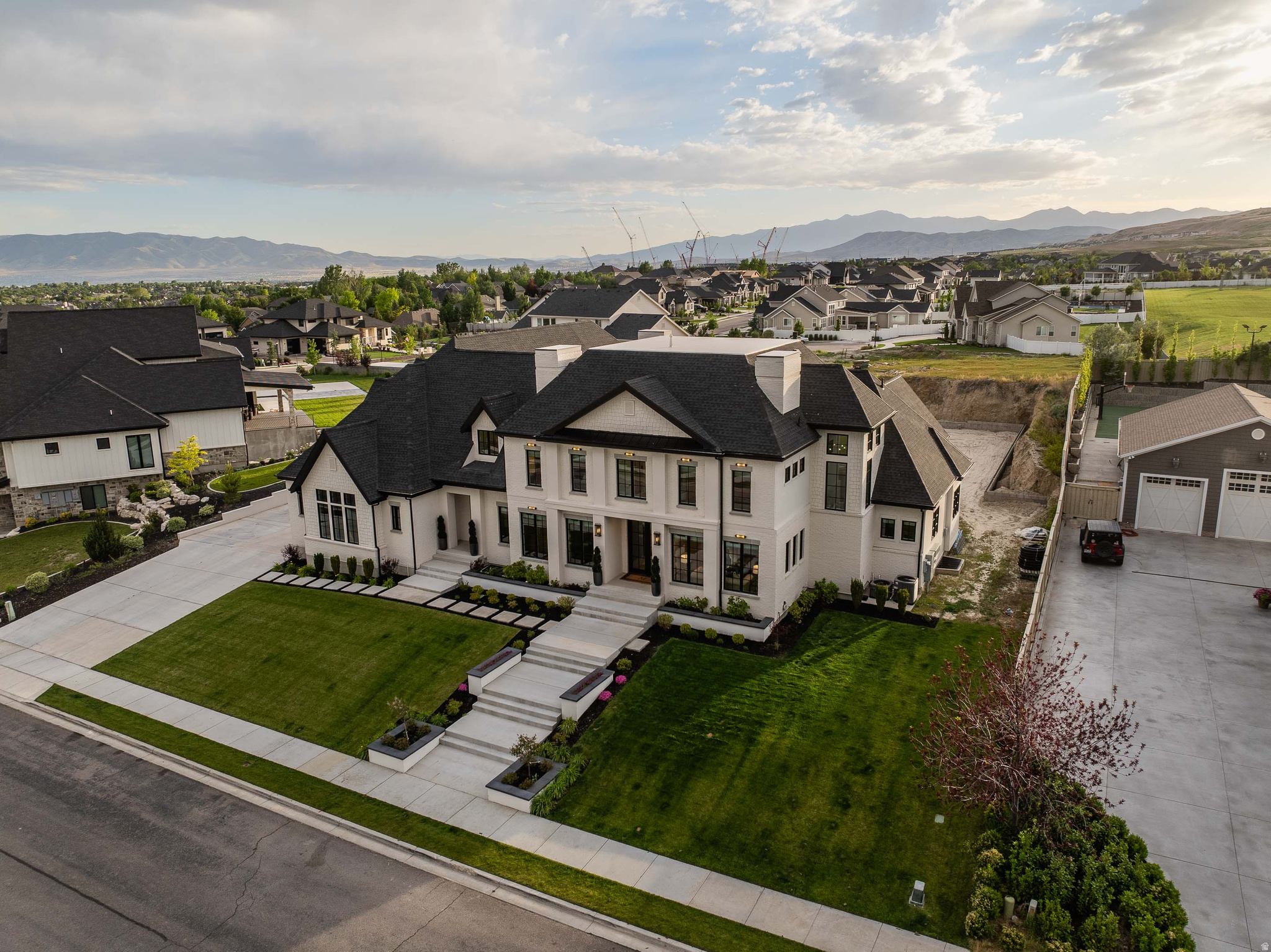 11669 N HIGHLAND DR