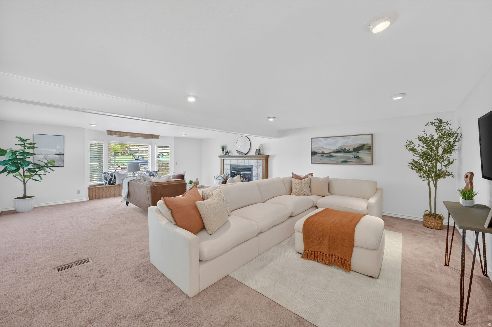 3006 N INDIAN HILLS DR