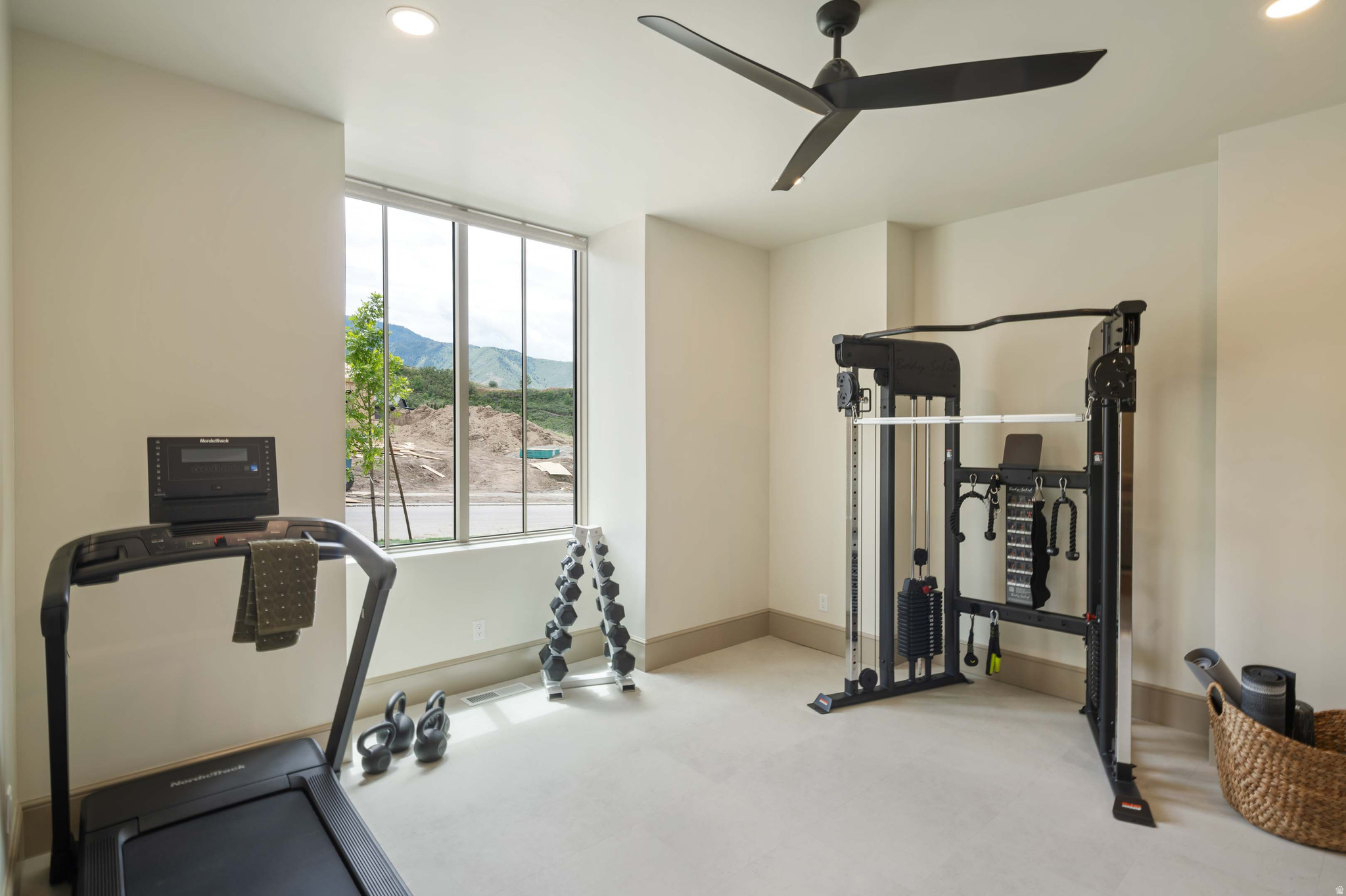 263 E MAPLE RIDGE DR