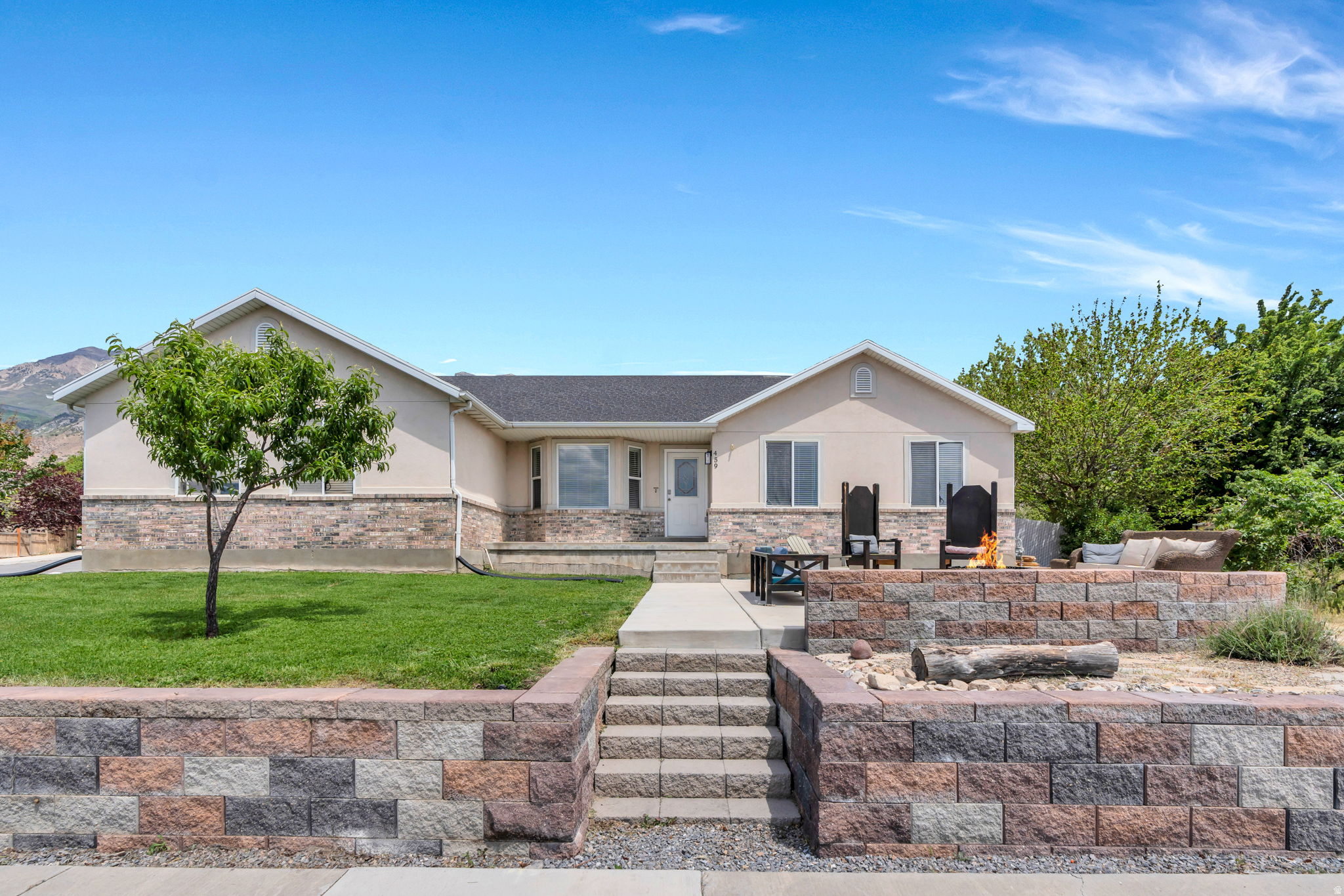 459 S LOADER AVE