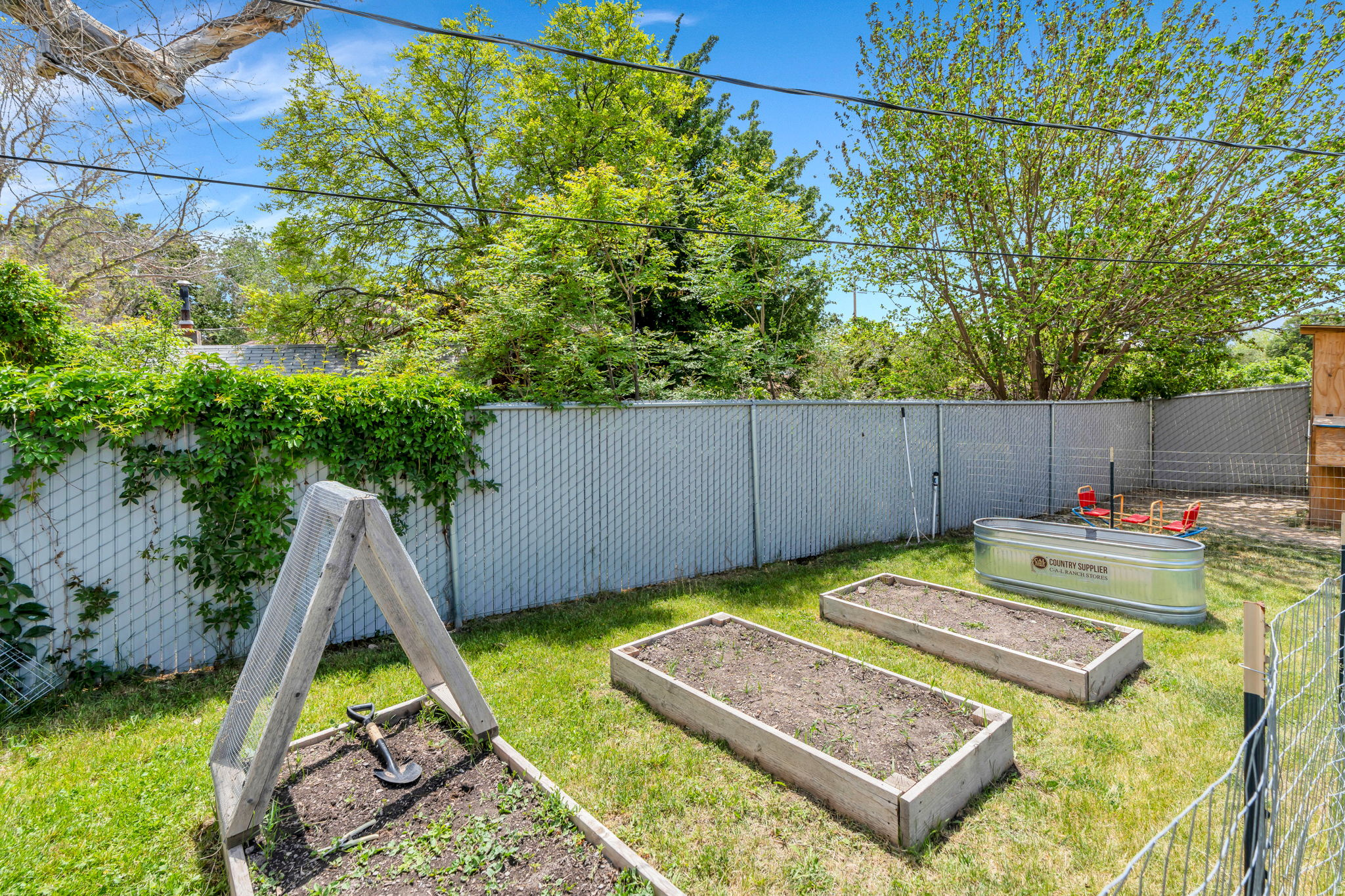 459 S LOADER AVE
