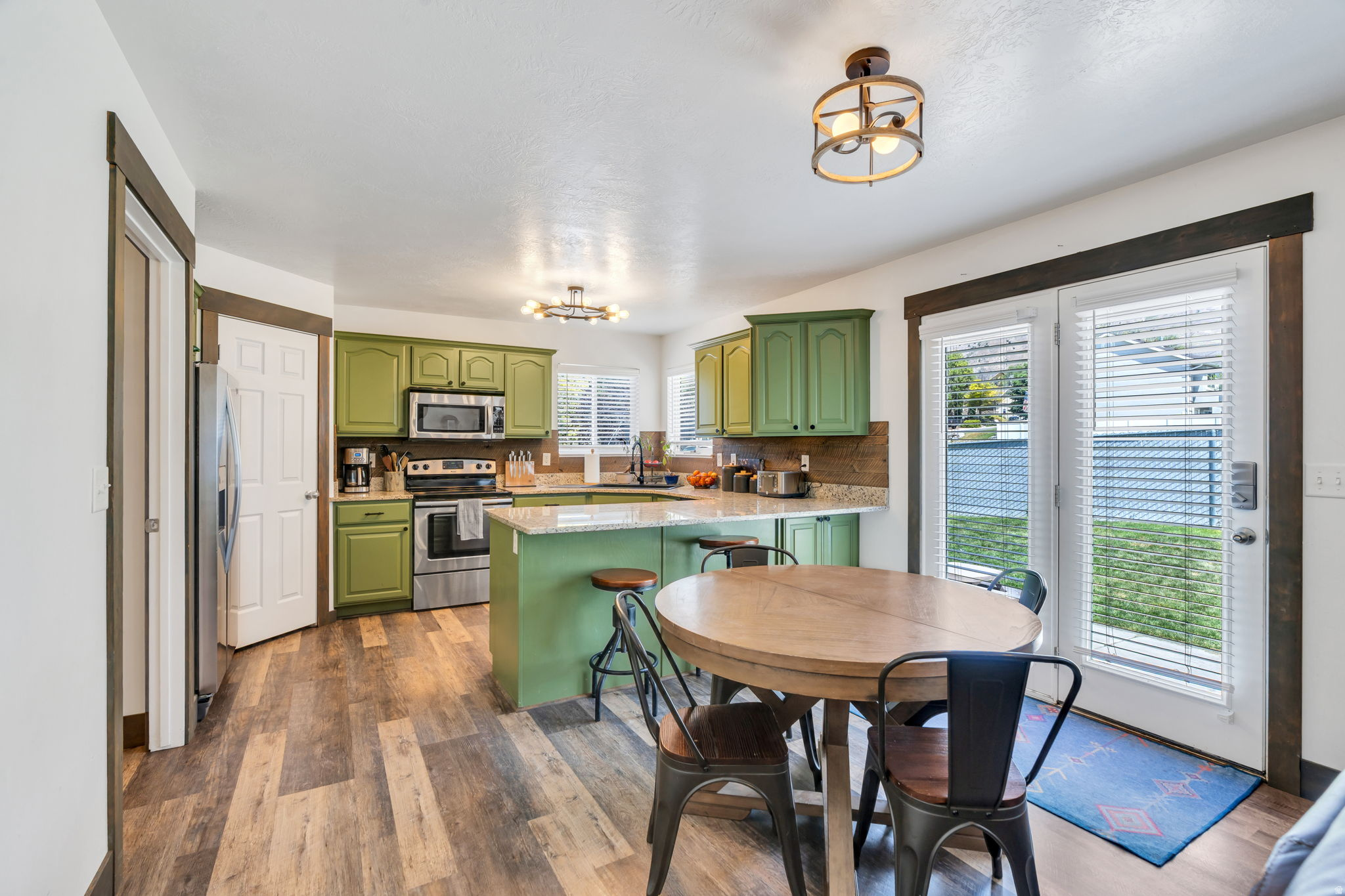 459 S LOADER AVE
