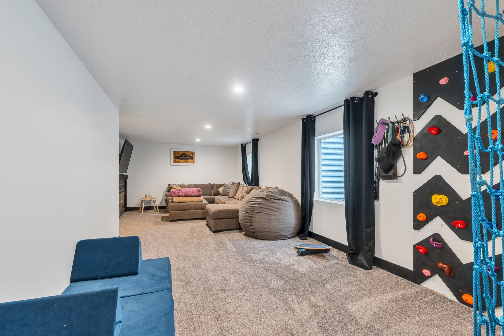 459 S LOADER AVE