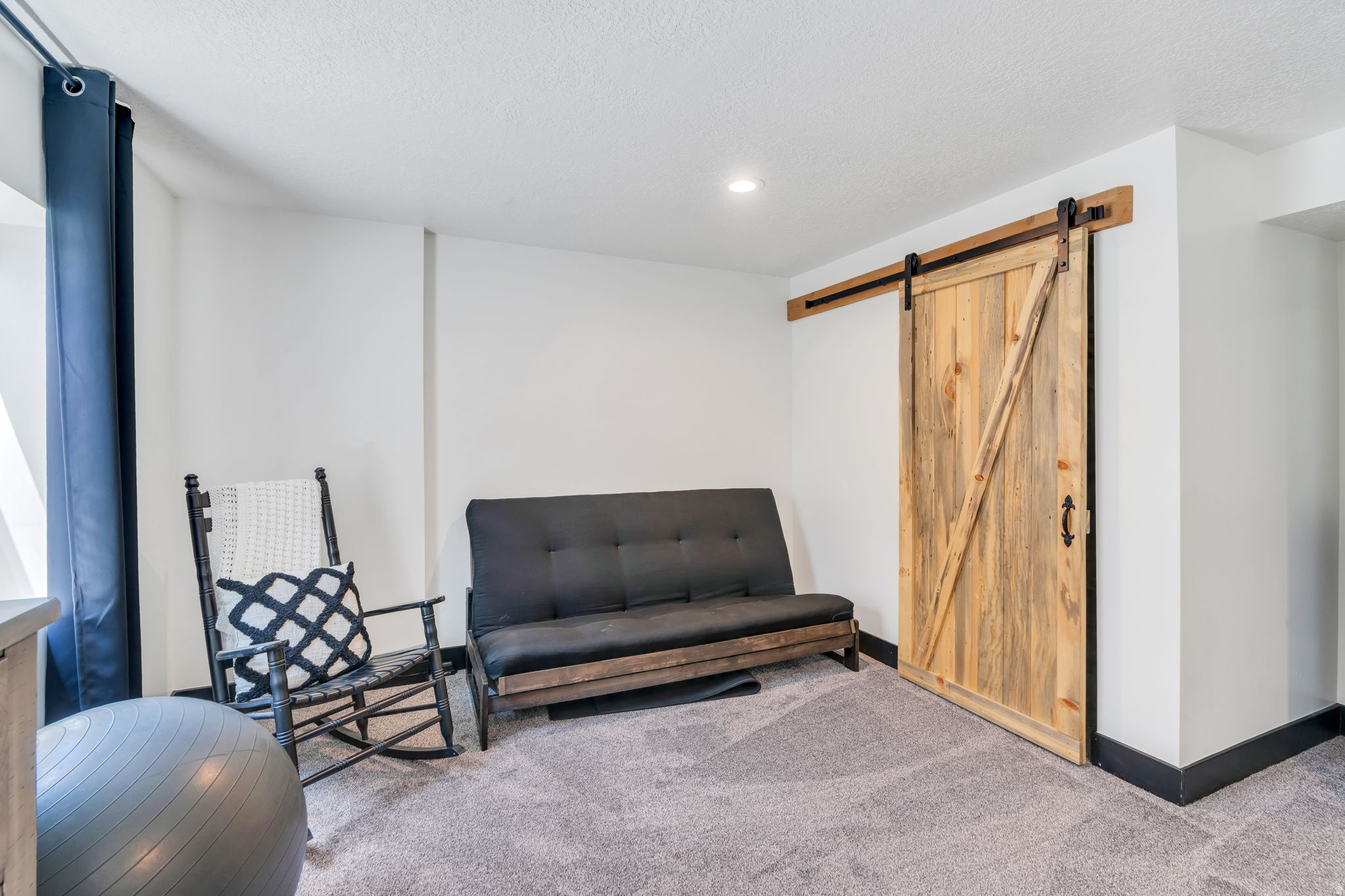 459 S LOADER AVE