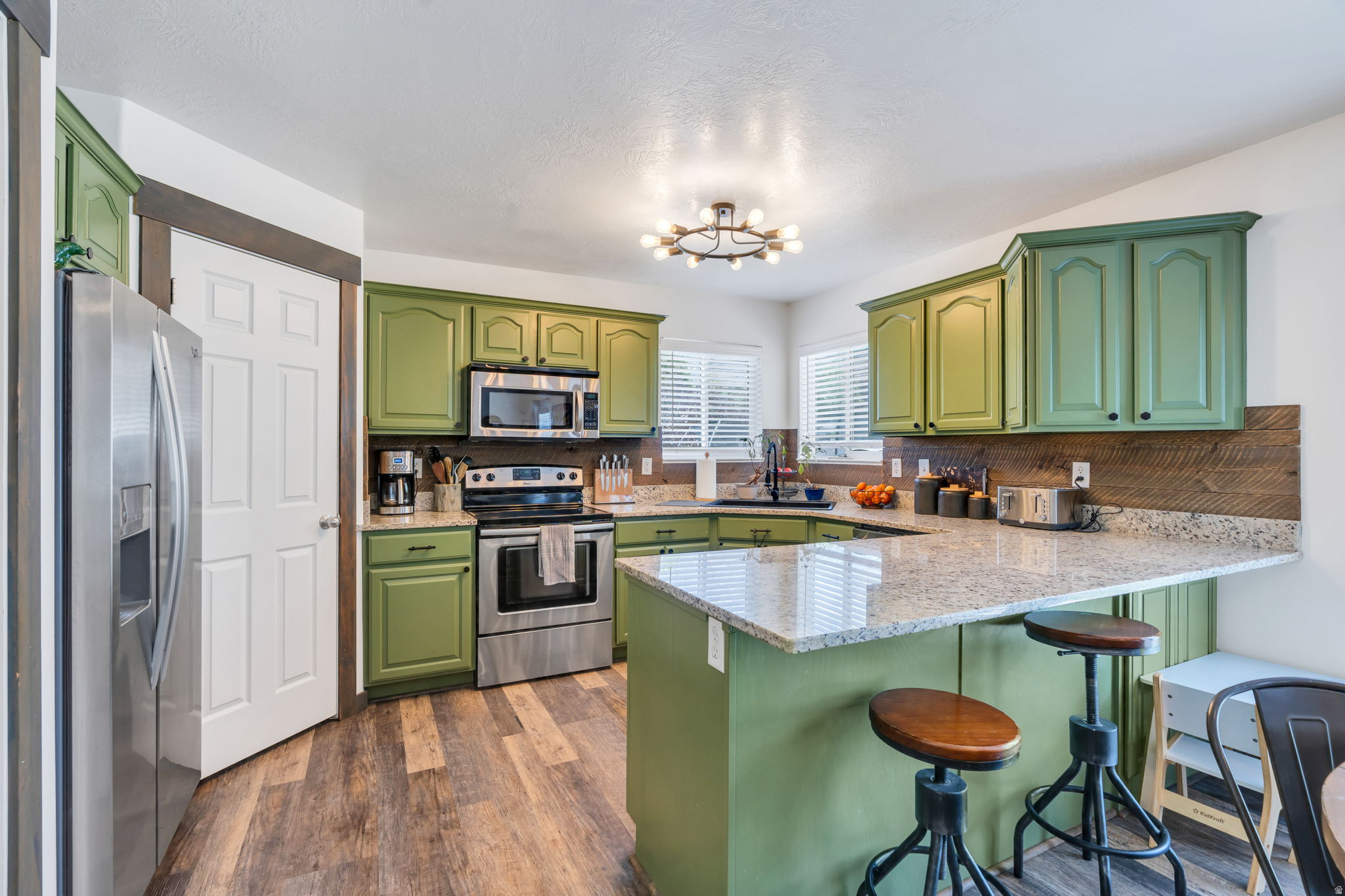 459 S LOADER AVE