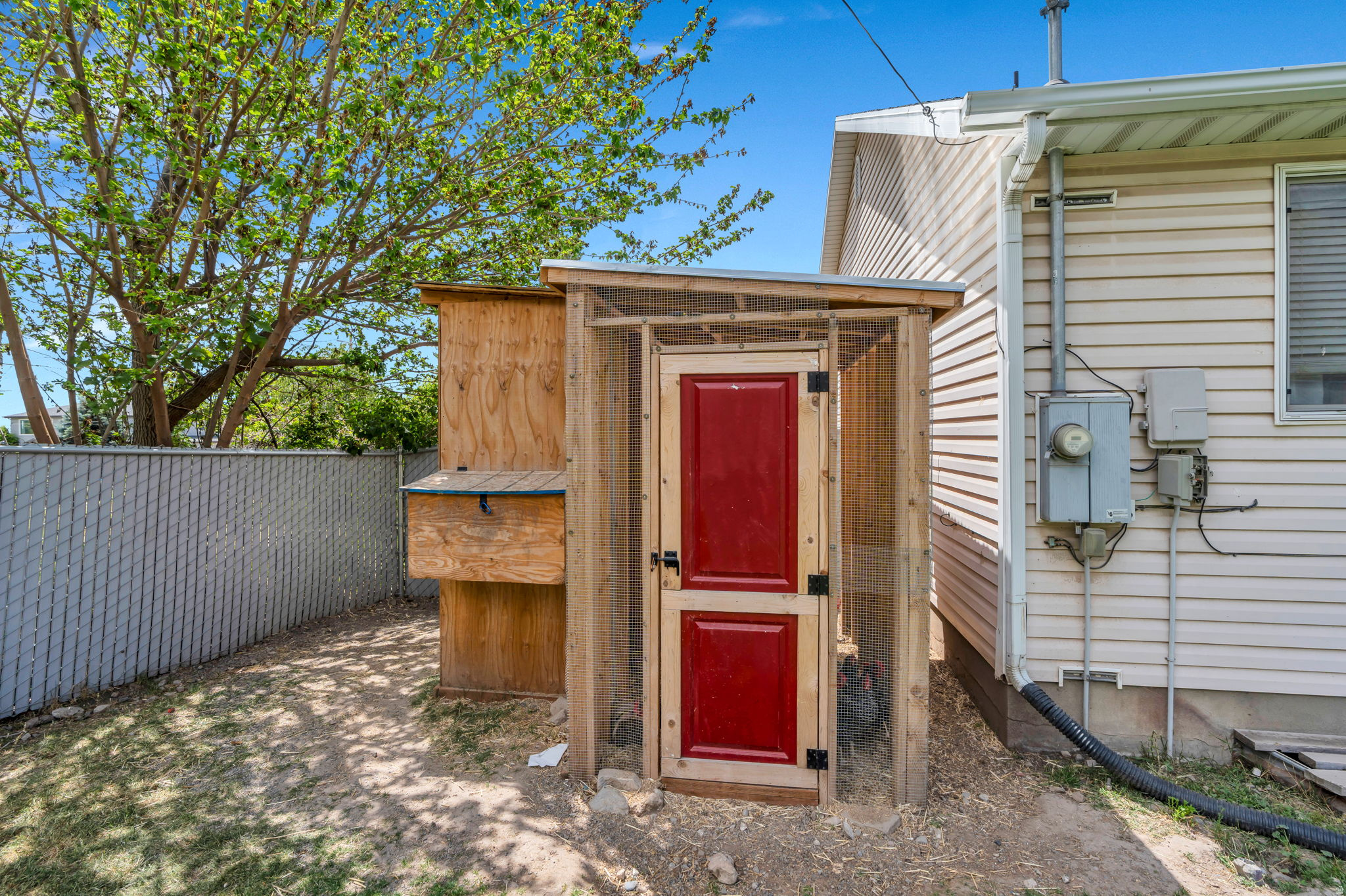 459 S LOADER AVE