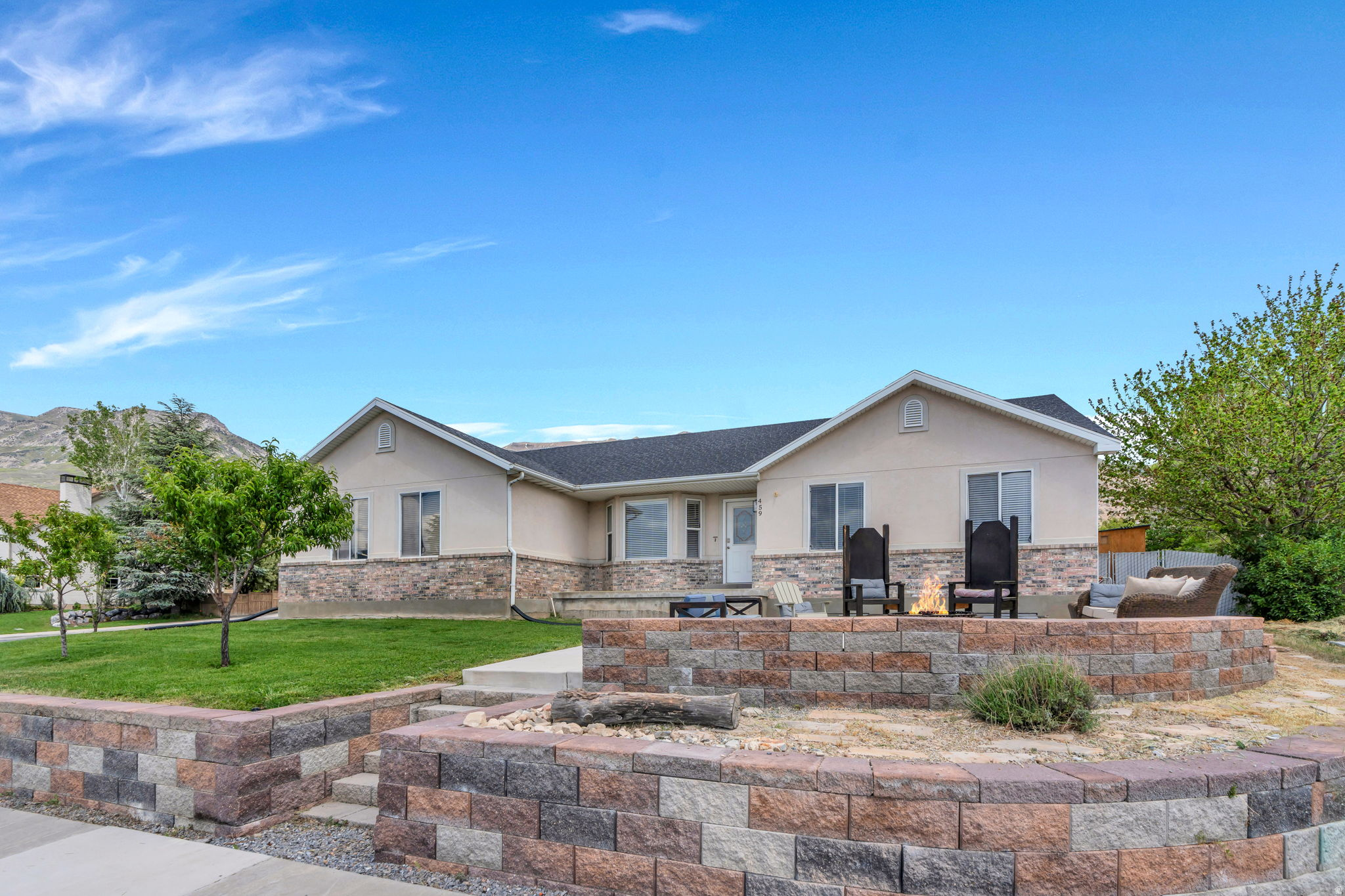 459 S LOADER AVE