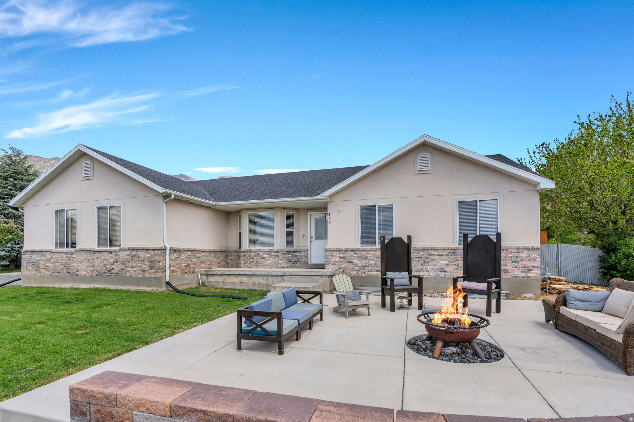 459 S LOADER AVE