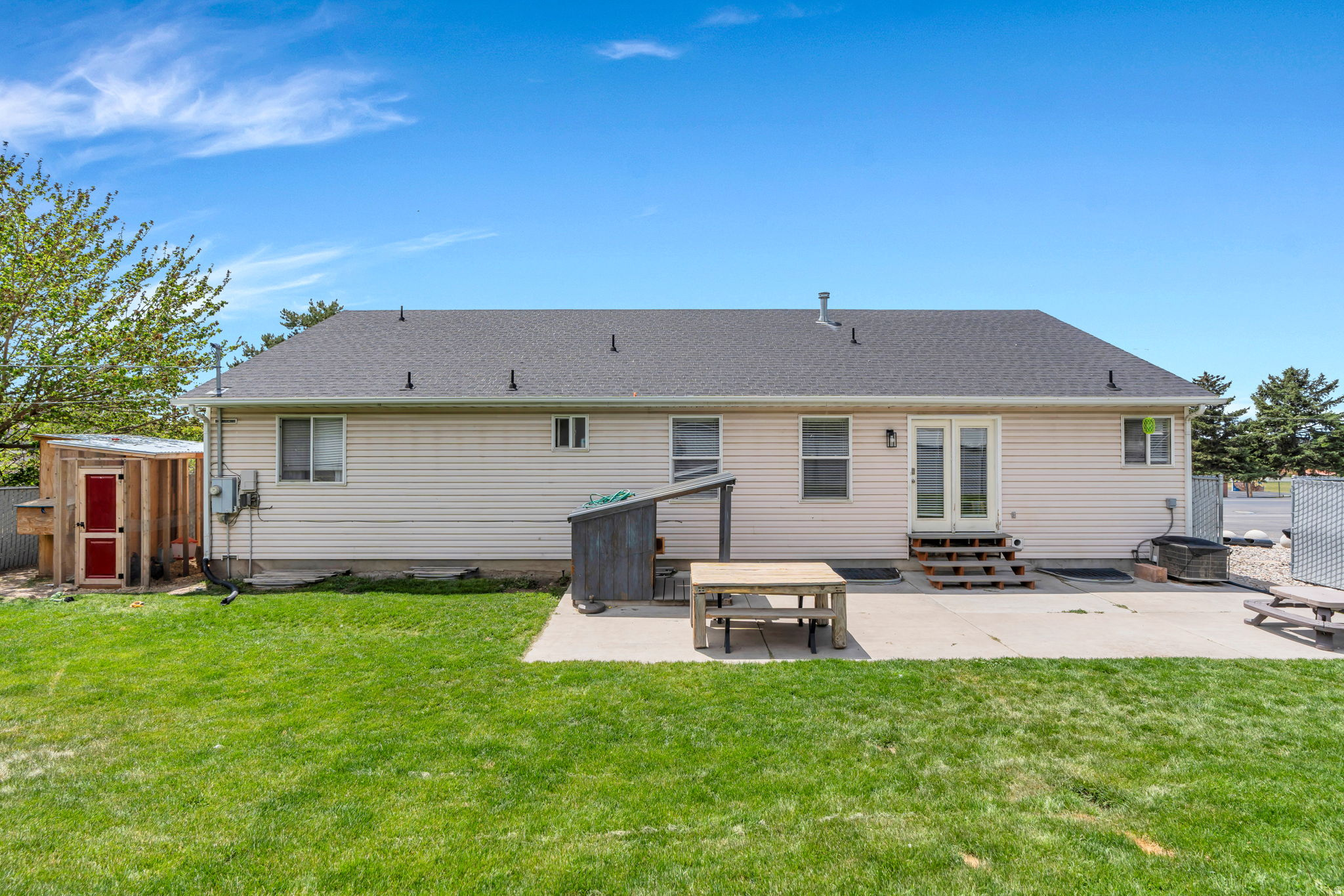 459 S LOADER AVE