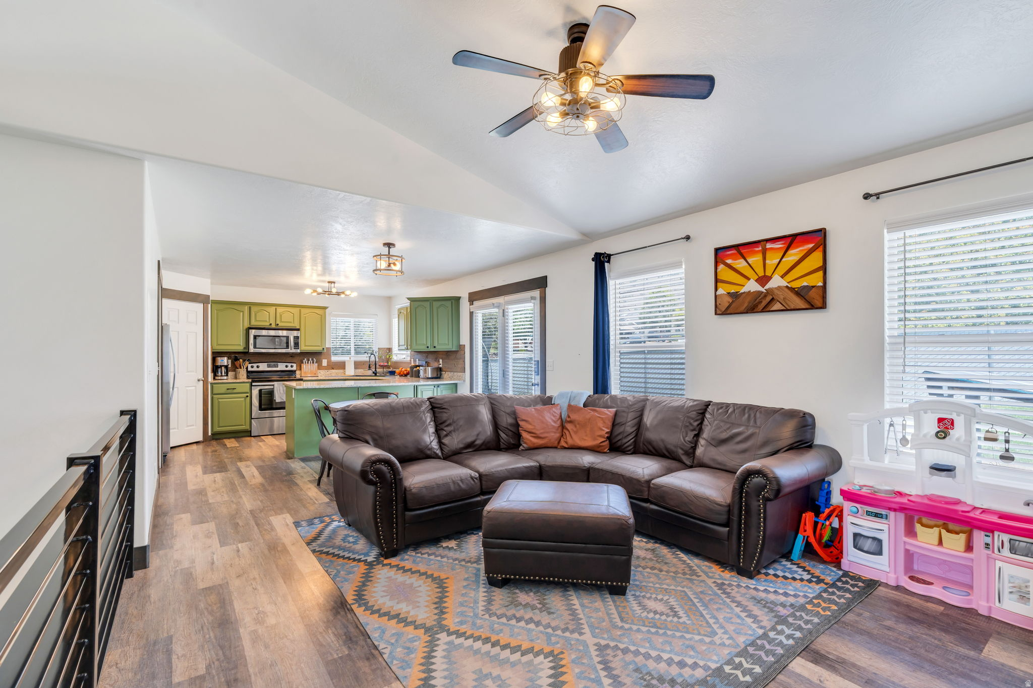 459 S LOADER AVE