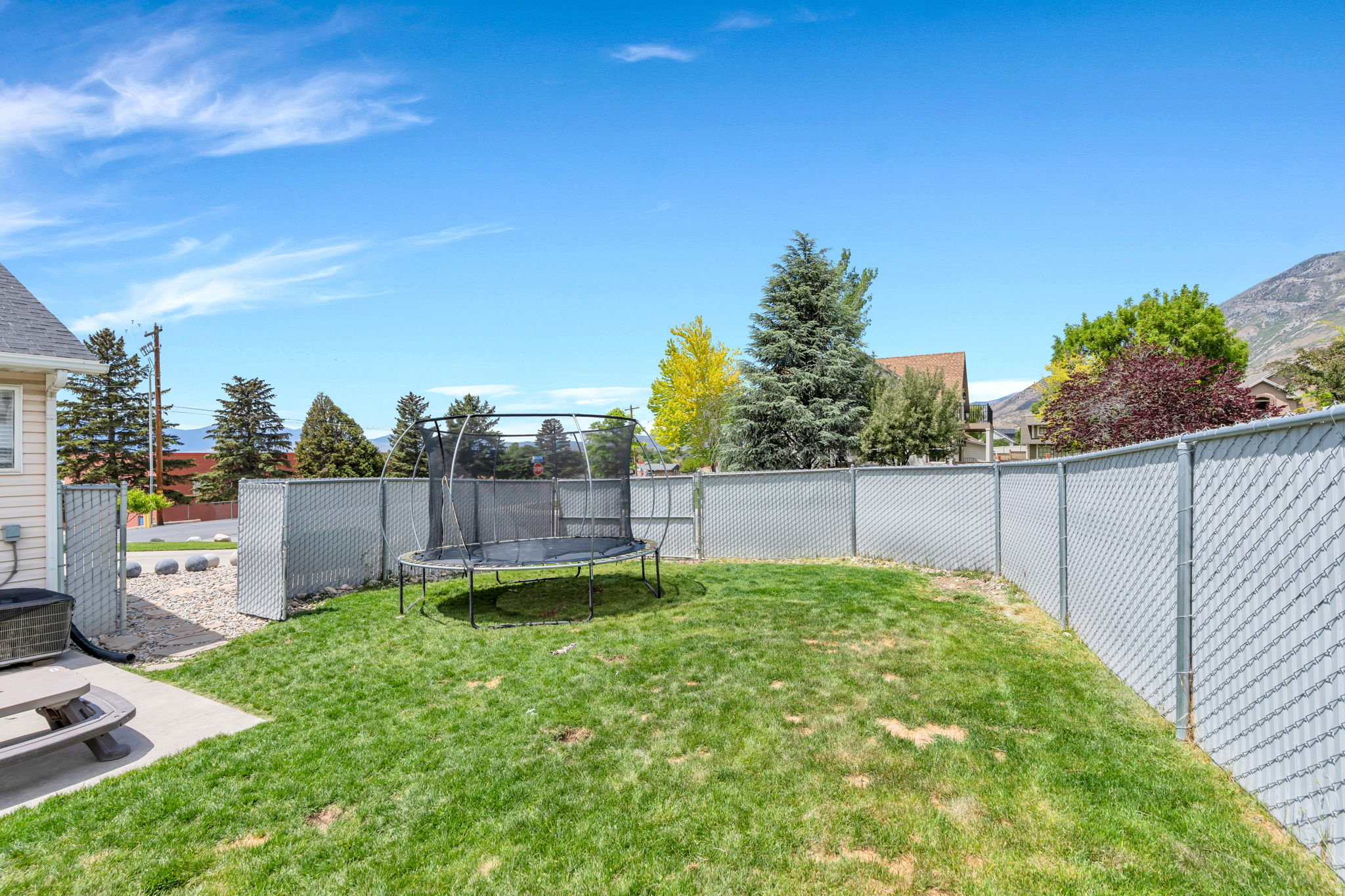 459 S LOADER AVE