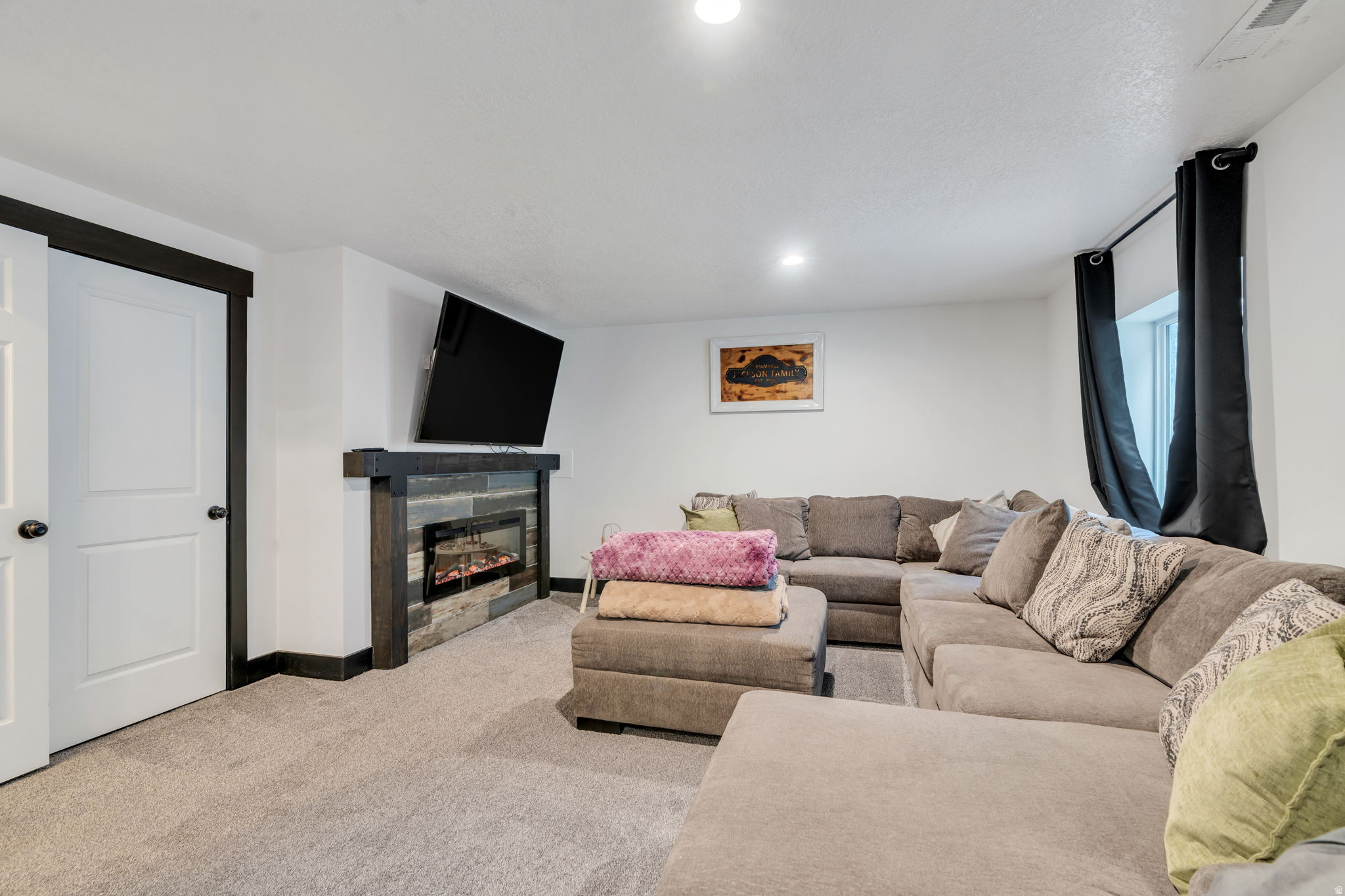 459 S LOADER AVE