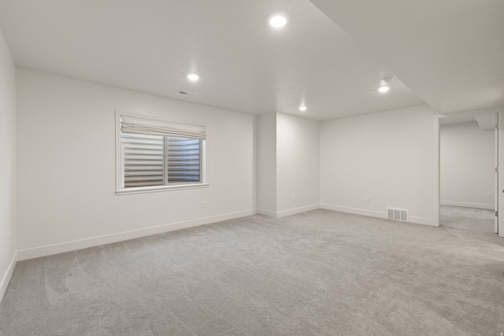 128 W AUTUMN LN