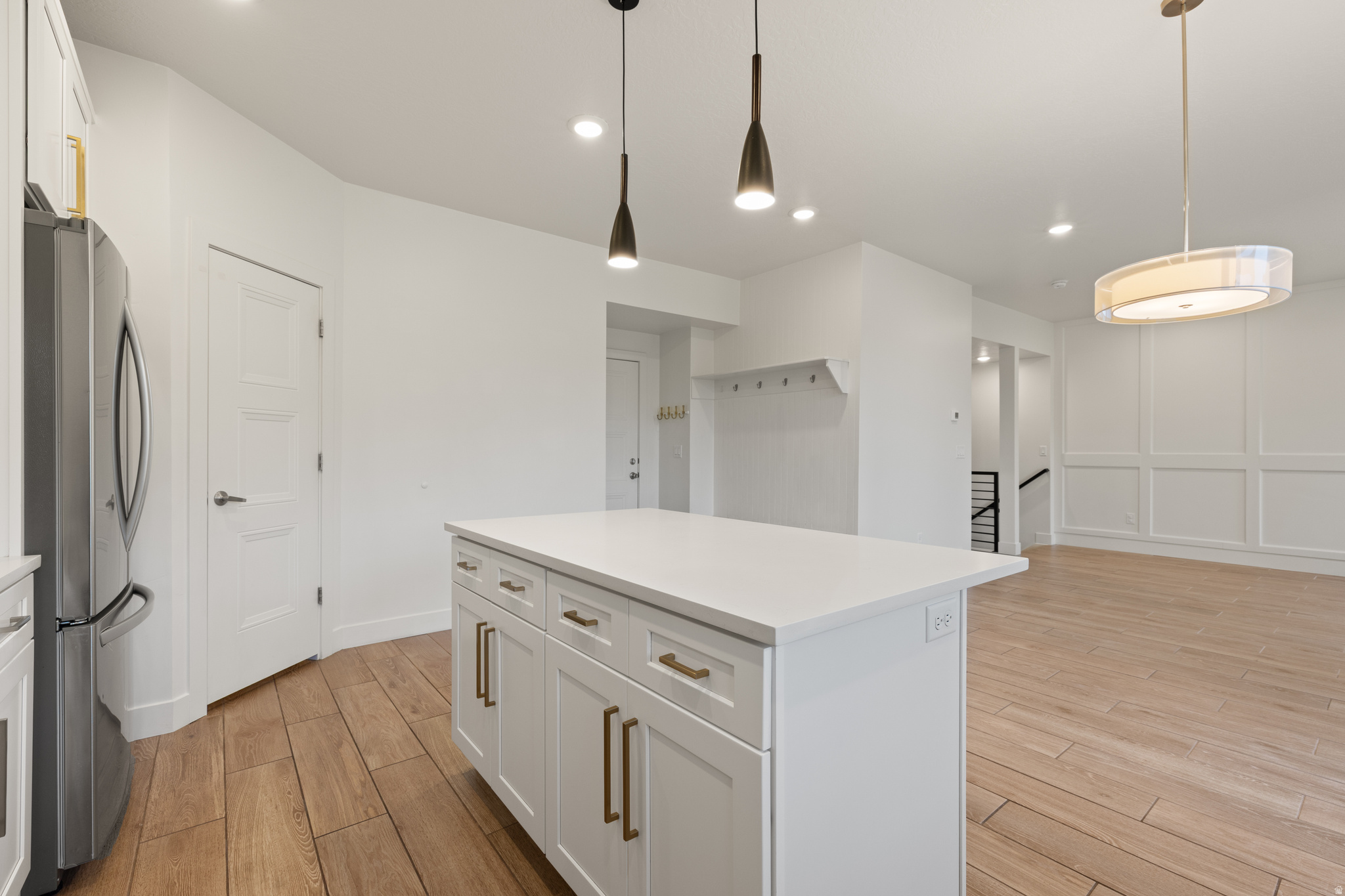 128 W AUTUMN LN