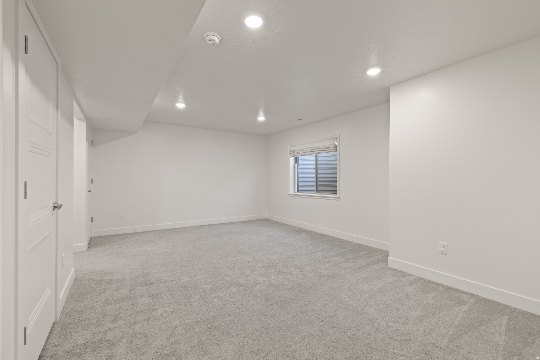 128 W AUTUMN LN